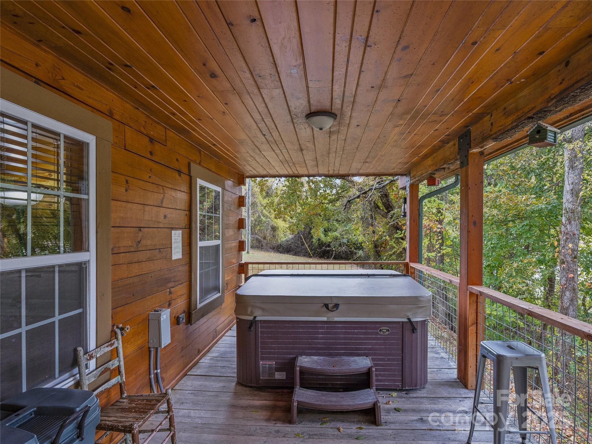 Cabin #1- River Front - 1640, 1641, 1642 River Road, Hot Springs
