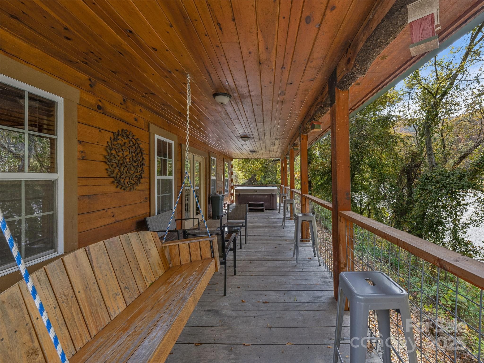 Cabin #1- River Front - 1640, 1641, 1642 River Road, Hot Springs