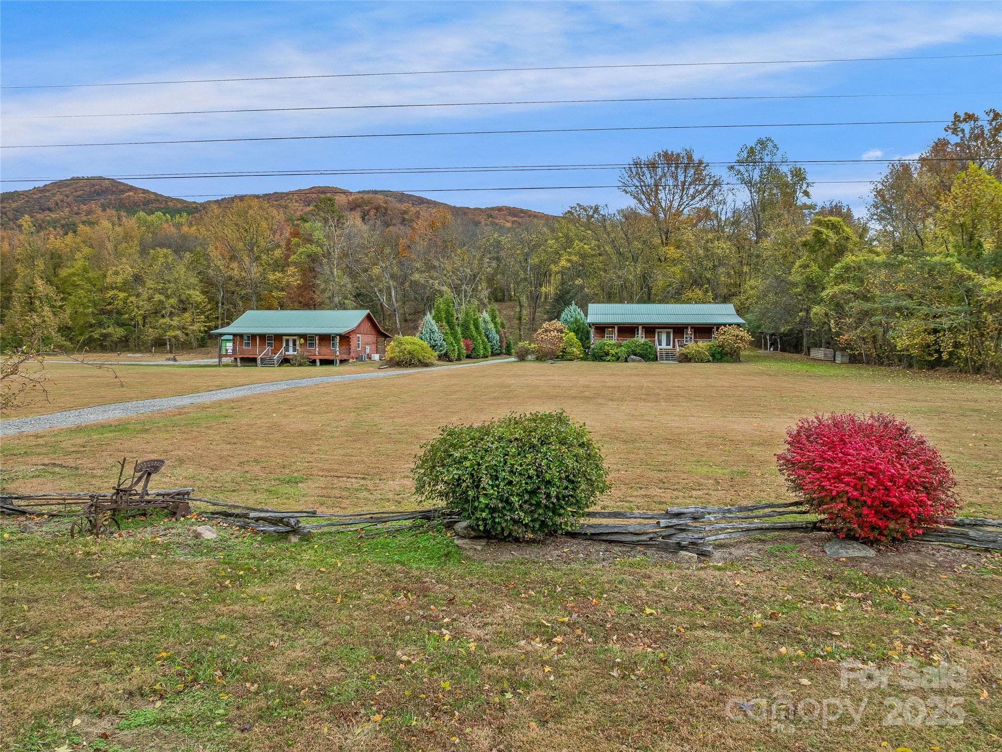 Cabins 2 & 3 - 1640, 1641, 1642 River Road, Hot Springs