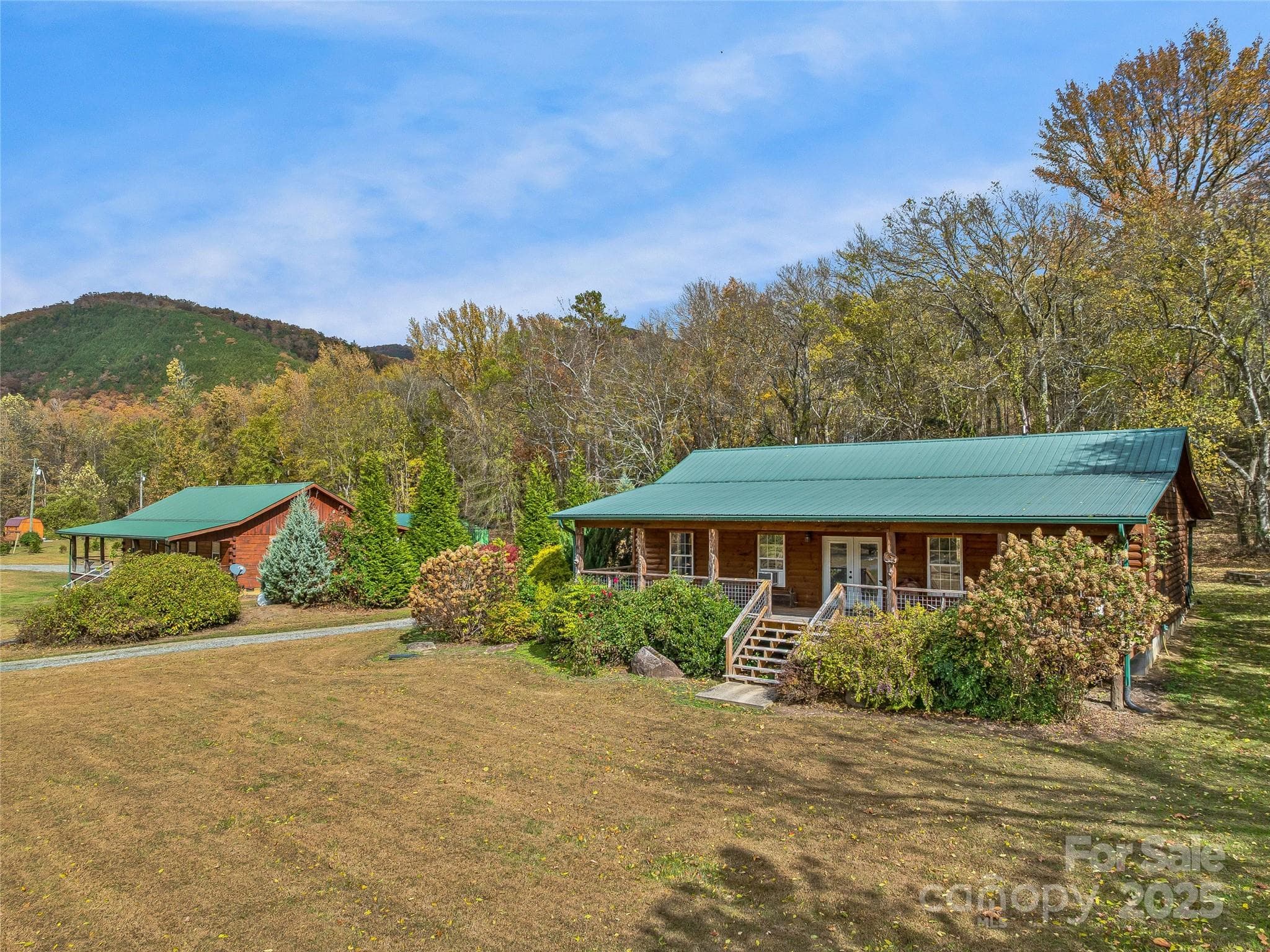 Cabins 2 & 3 - 1640, 1641, 1642 River Road, Hot Springs