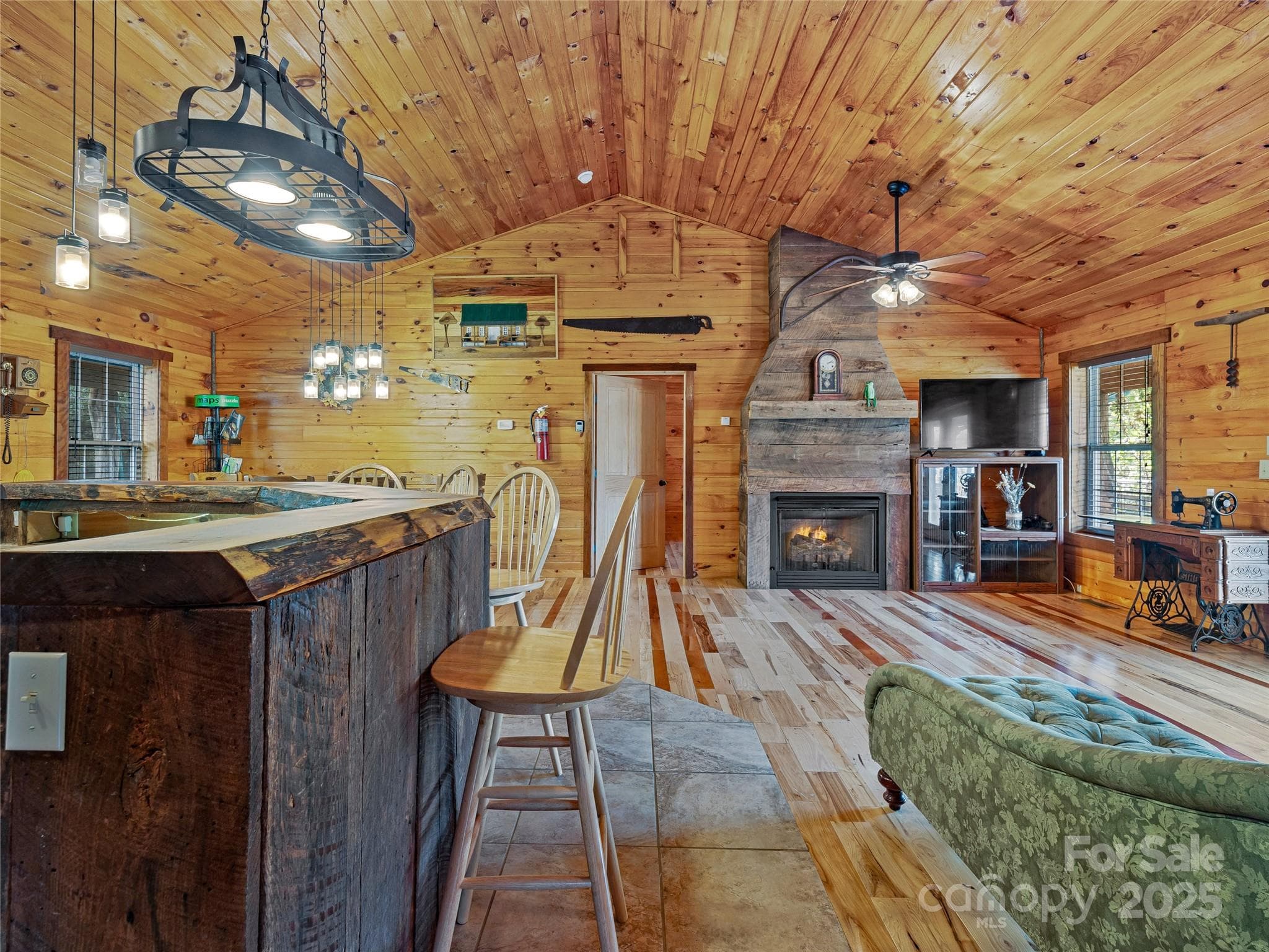 Cabin #3 - 1640, 1641, 1642 River Road, Hot Springs