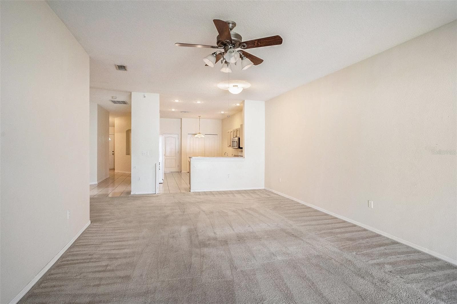 Villa at 1837 RAVENRIDGE ST, WESLEY CHAPEL, photo 5 of 27