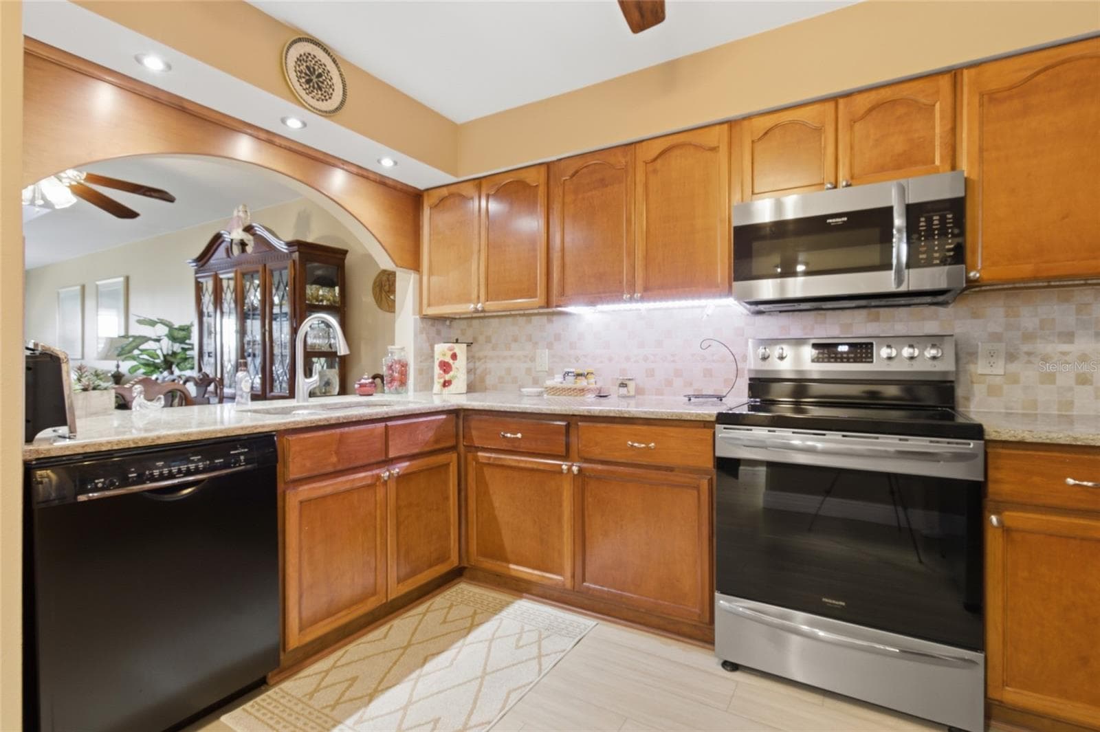 Condominium at 5567 SEA FOREST DR #323, NEW PORT RICHEY, photo 14 of 39