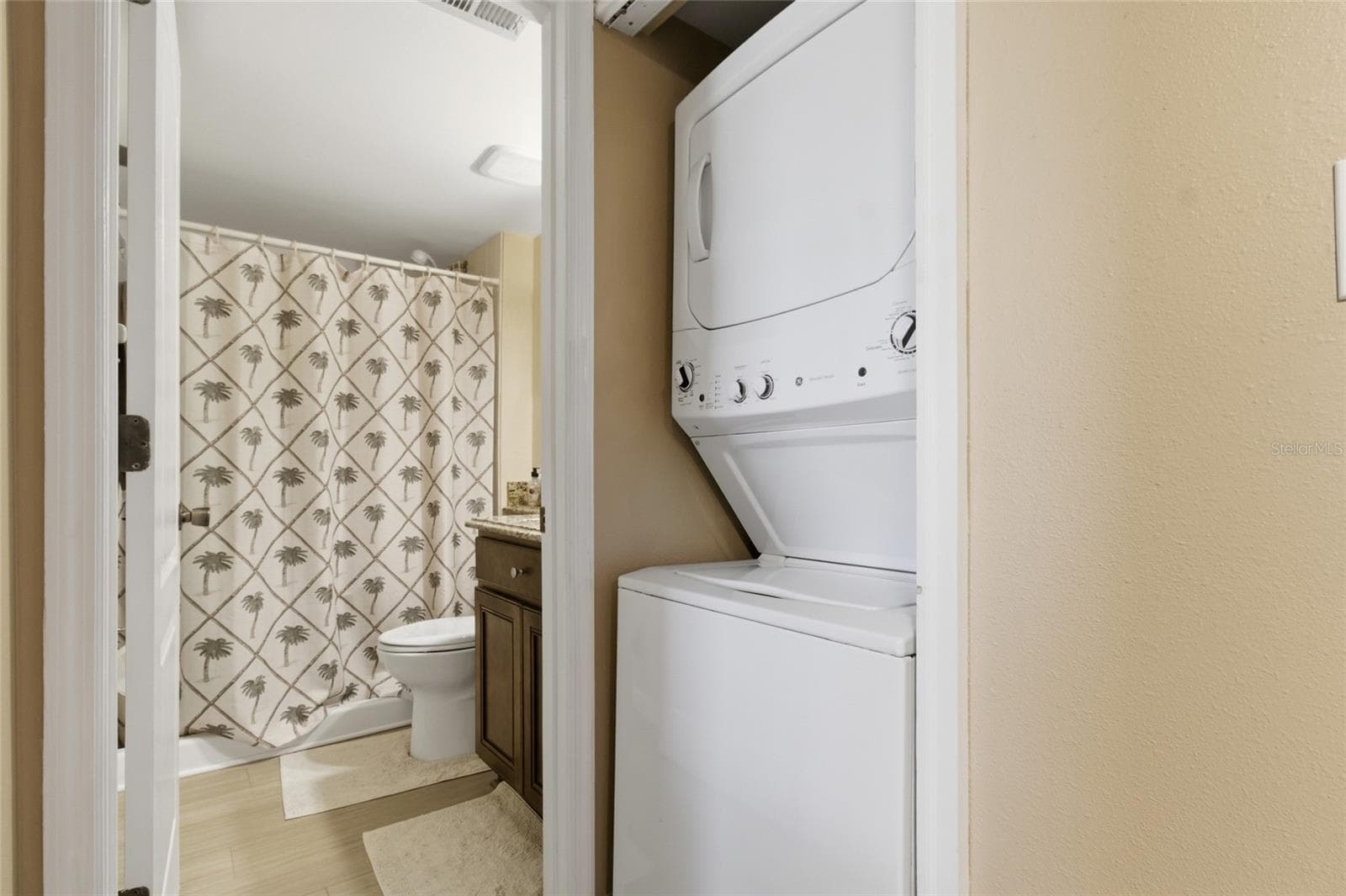 Condominium at 5567 SEA FOREST DR #323, NEW PORT RICHEY, photo 26 of 39