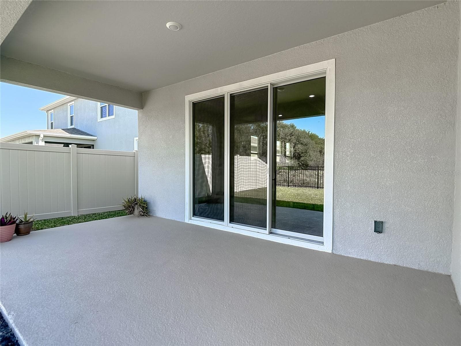 Lanai with recessed lighting! - 10471 BRIDGEGATE HEIGHTS LOOP, SAN ANTONIO