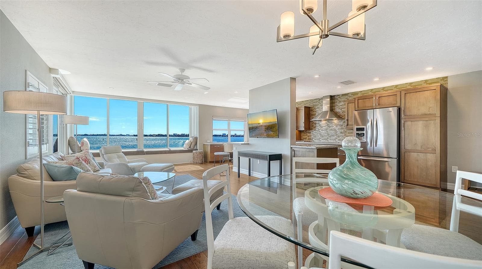 Condominium at 400 GOLDEN GATE PT #31, SARASOTA, photo 12 of 38
