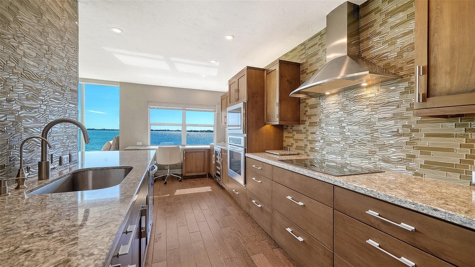 Condominium at 400 GOLDEN GATE PT #31, SARASOTA, photo 14 of 38