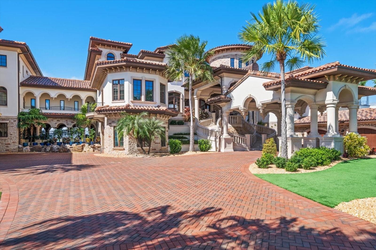 Single Family Residence at 1700 GULF BLVD, BELLEAIR BEACH, photo 12 of 86
