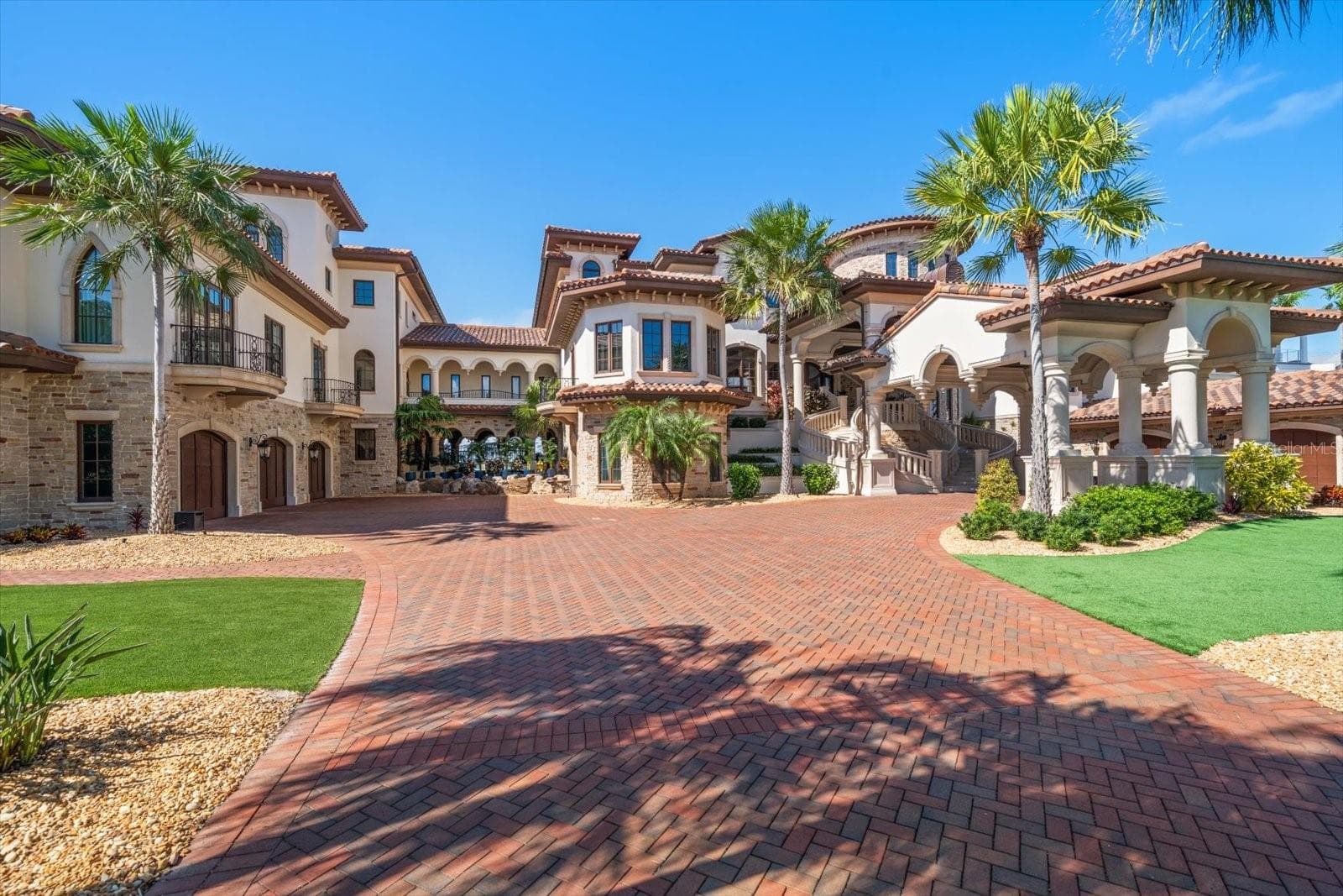 Single Family Residence at 1700 GULF BLVD, BELLEAIR BEACH, photo 17 of 86