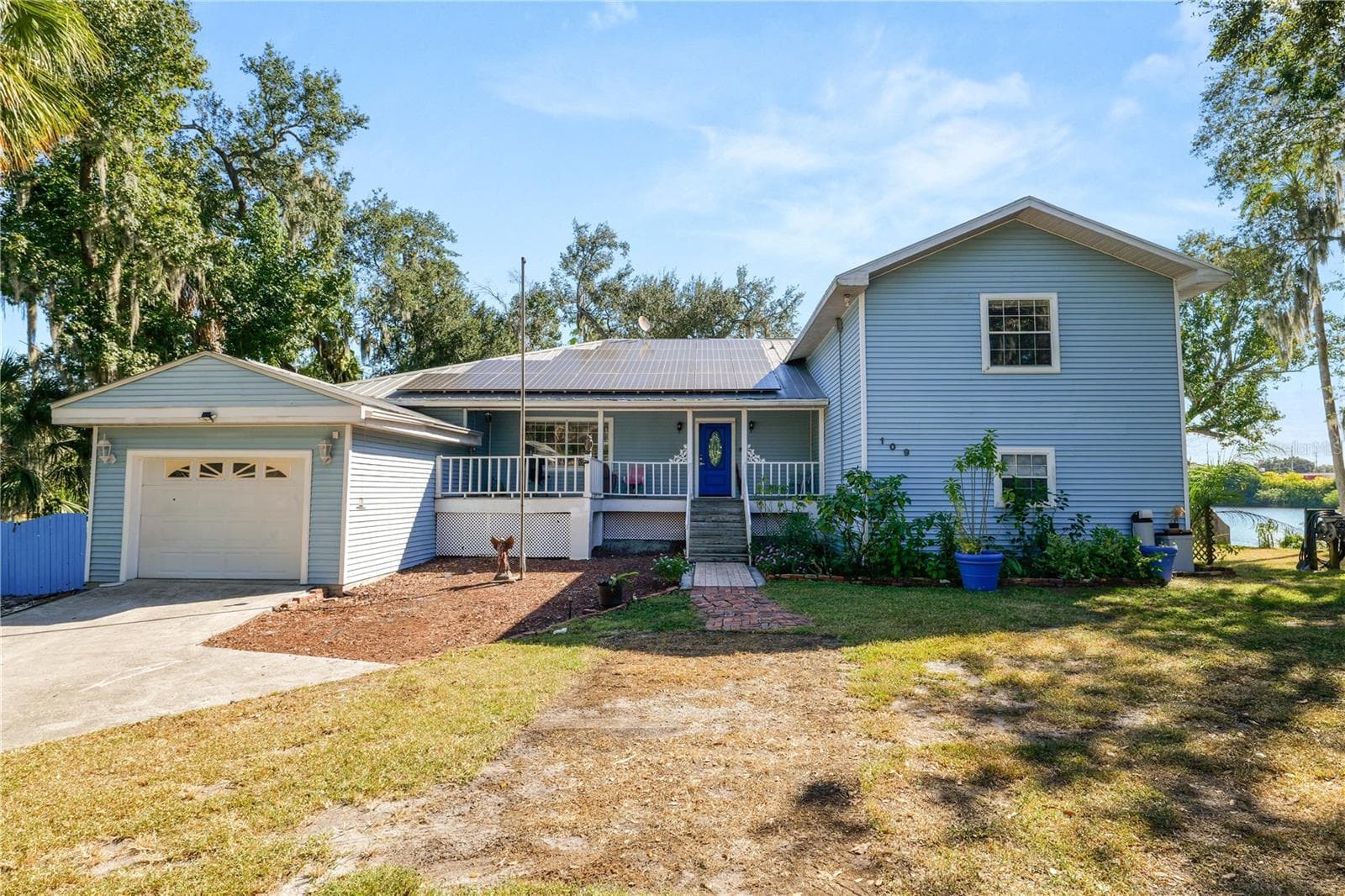 Welcome to your Lakefront Home! - 109 NE 4TH AVE, MULBERRY