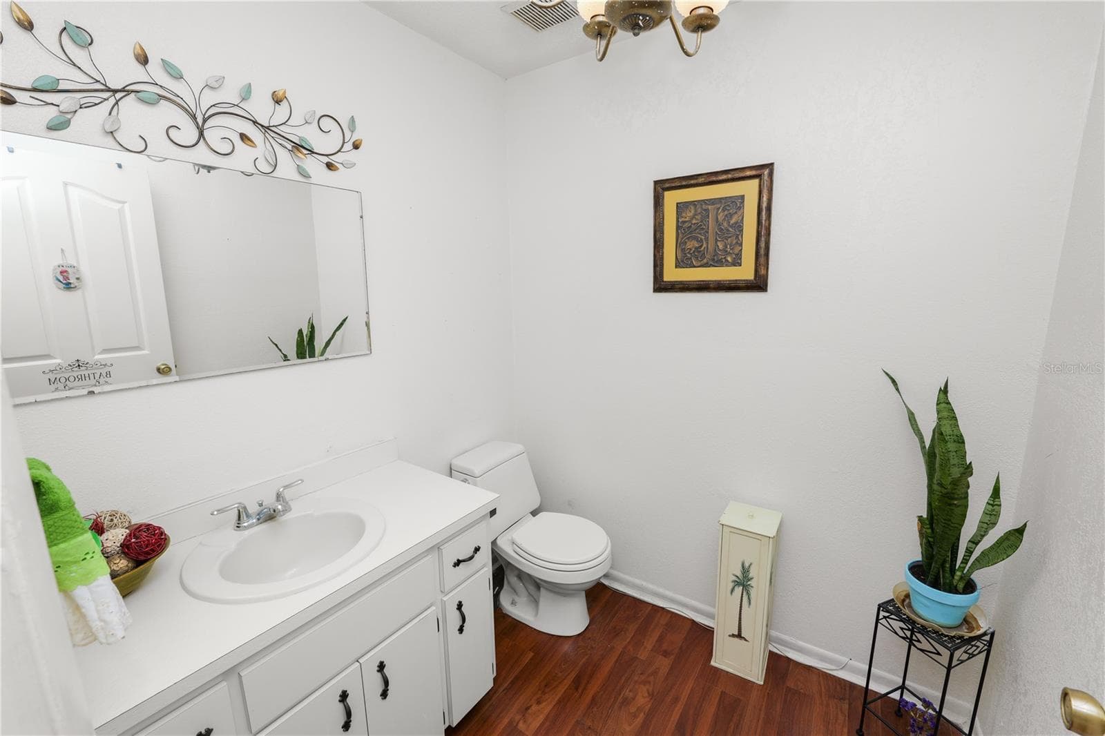 Half Bath - 109 NE 4TH AVE, MULBERRY