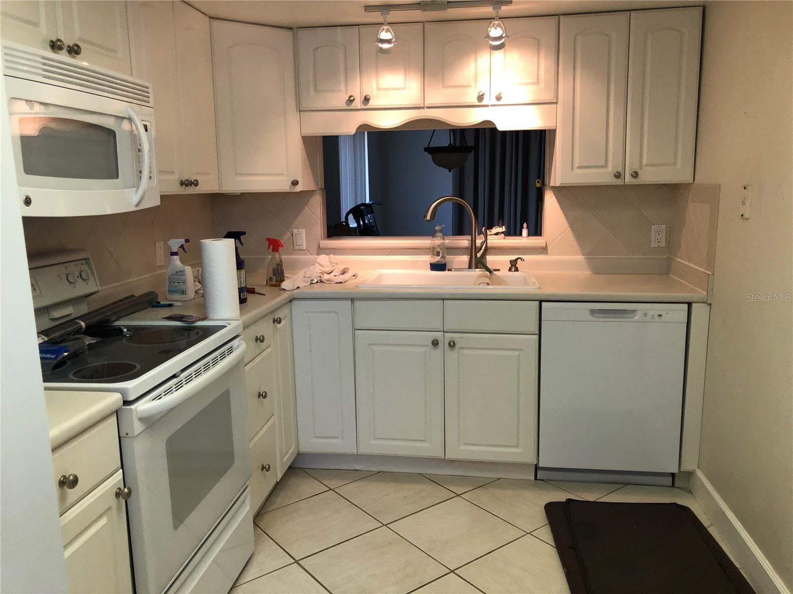 Kitchen - NORTH BAY VILLAGE CONDO, TAMPA