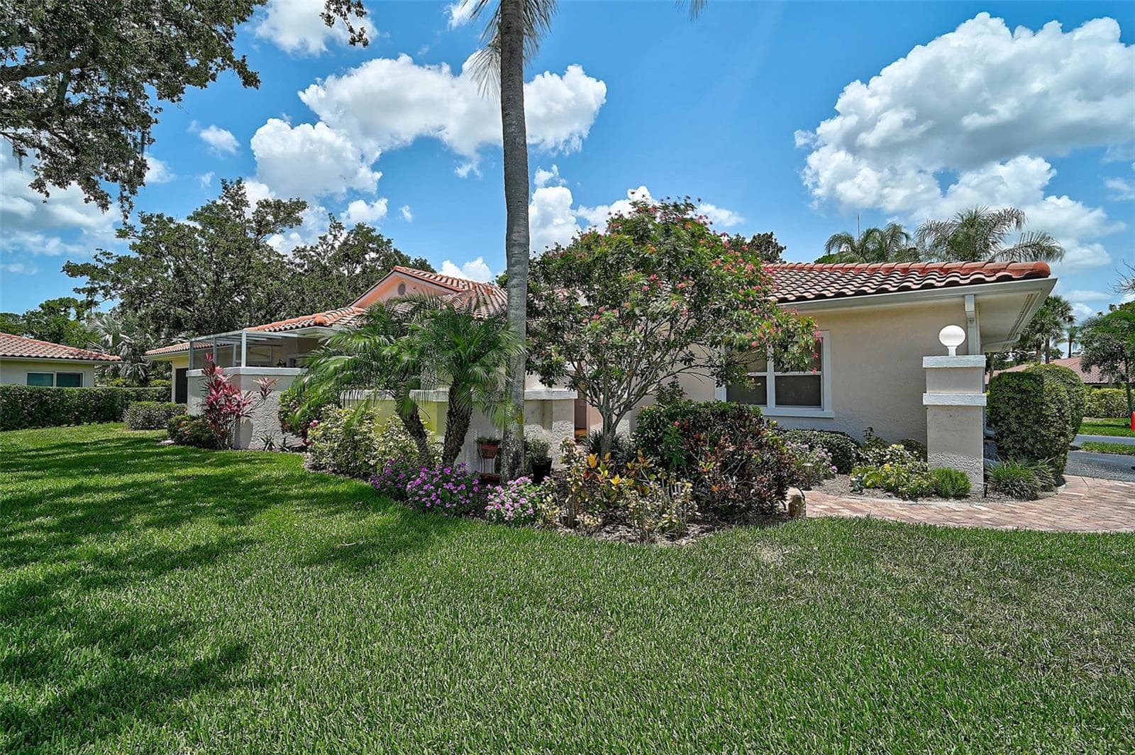 Villa at 7341 GOLF POINTE CIR, SARASOTA, photo 5 of 42