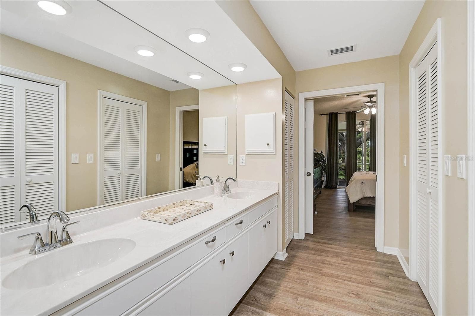 Villa at 7341 GOLF POINTE CIR, SARASOTA, photo 24 of 42