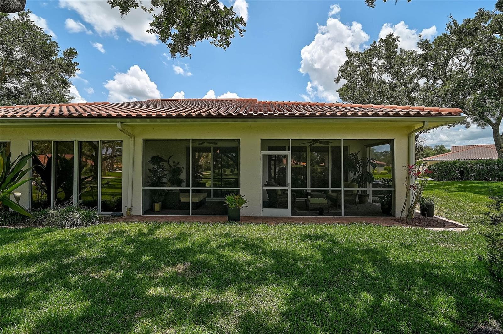 Villa at 7341 GOLF POINTE CIR, SARASOTA, photo 39 of 42