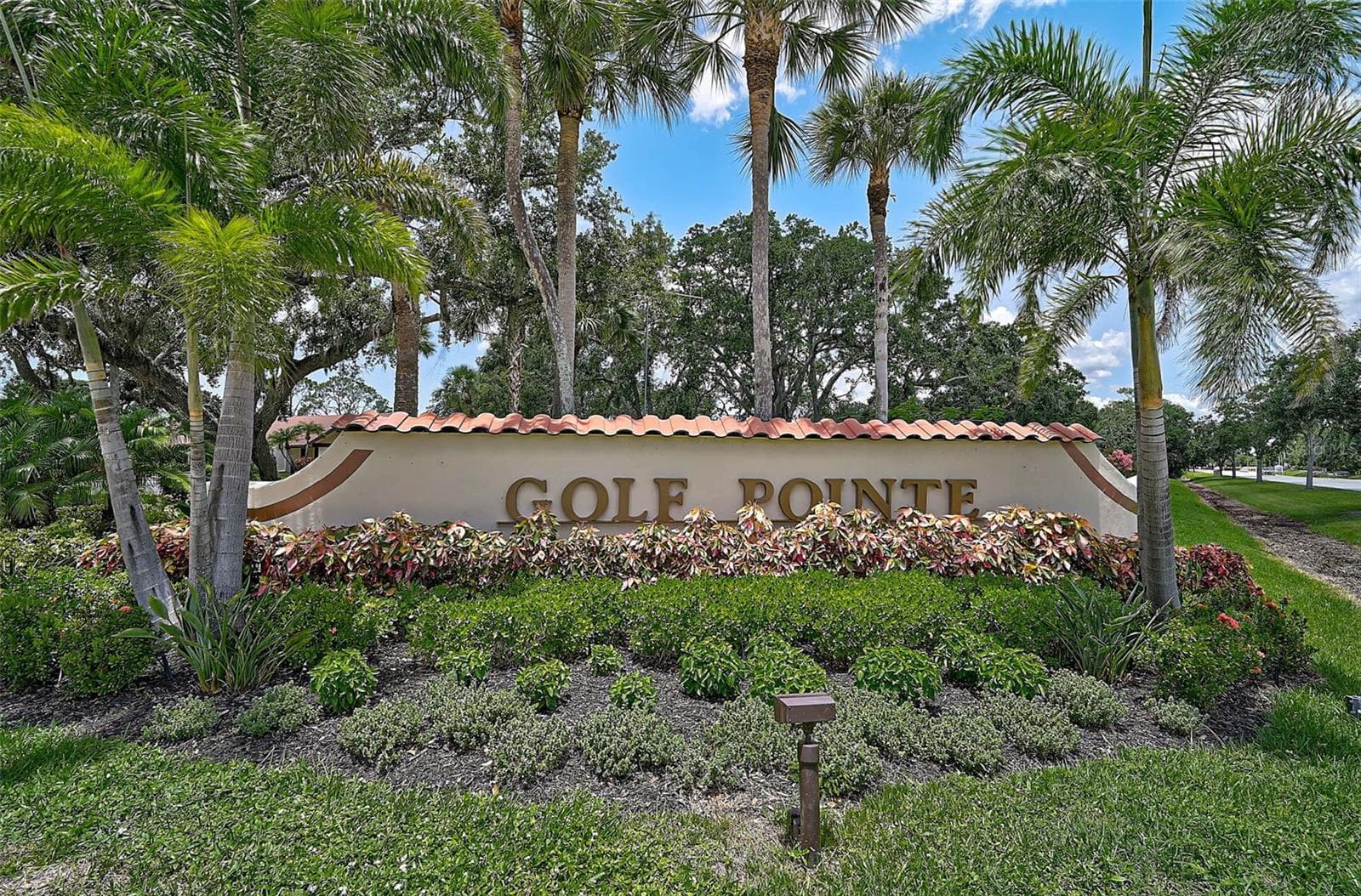Villa at 7341 GOLF POINTE CIR, SARASOTA, photo 2 of 42