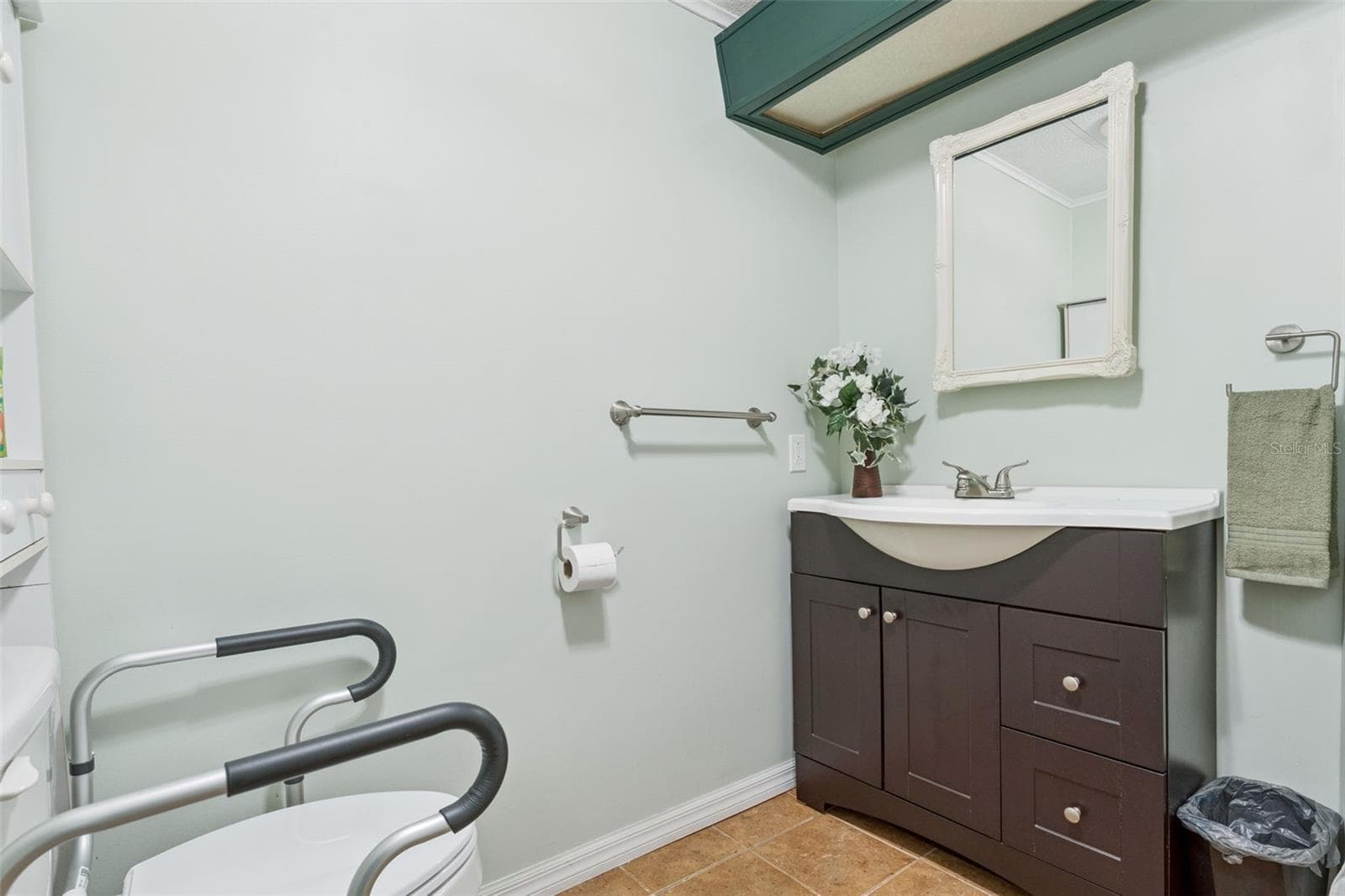 Manufactured Home at 314 LAKEVIEW DR, OSTEEN, photo 11 of 19