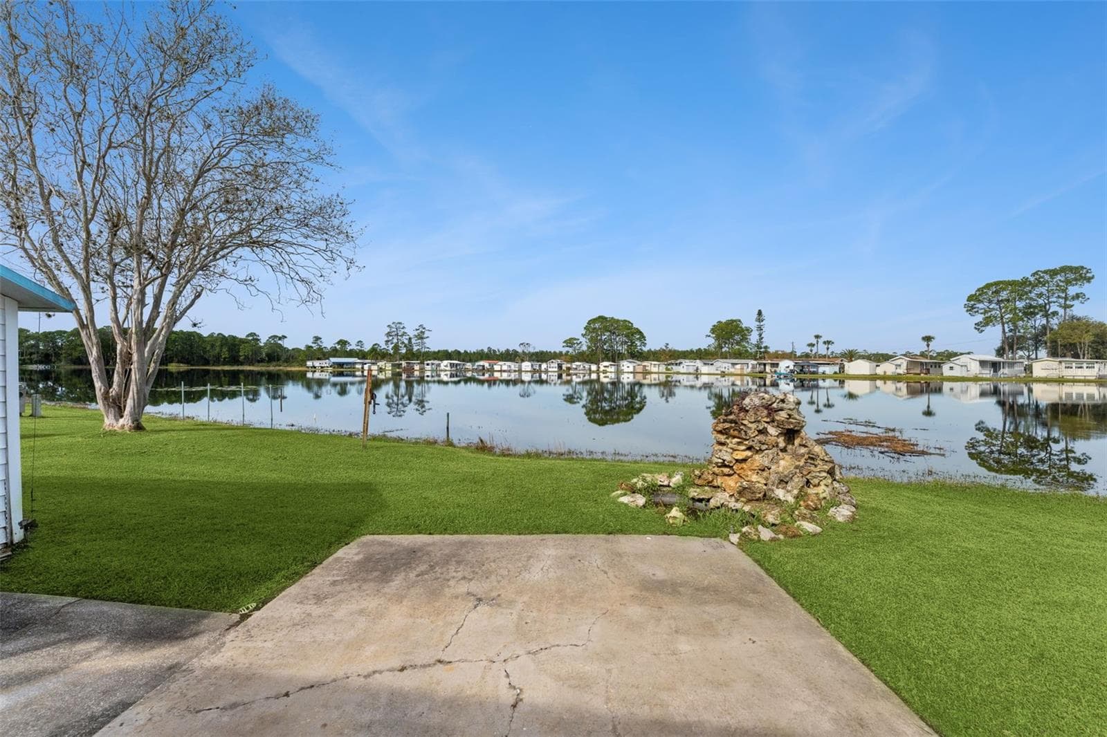 Manufactured Home at 314 LAKEVIEW DR, OSTEEN, photo 17 of 19