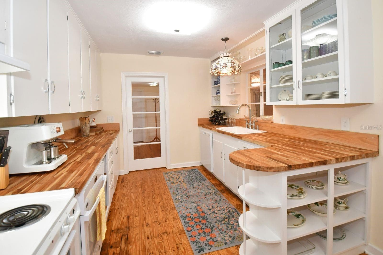 Original Built ins - 160 BAYSHORE DR, TERRA CEIA