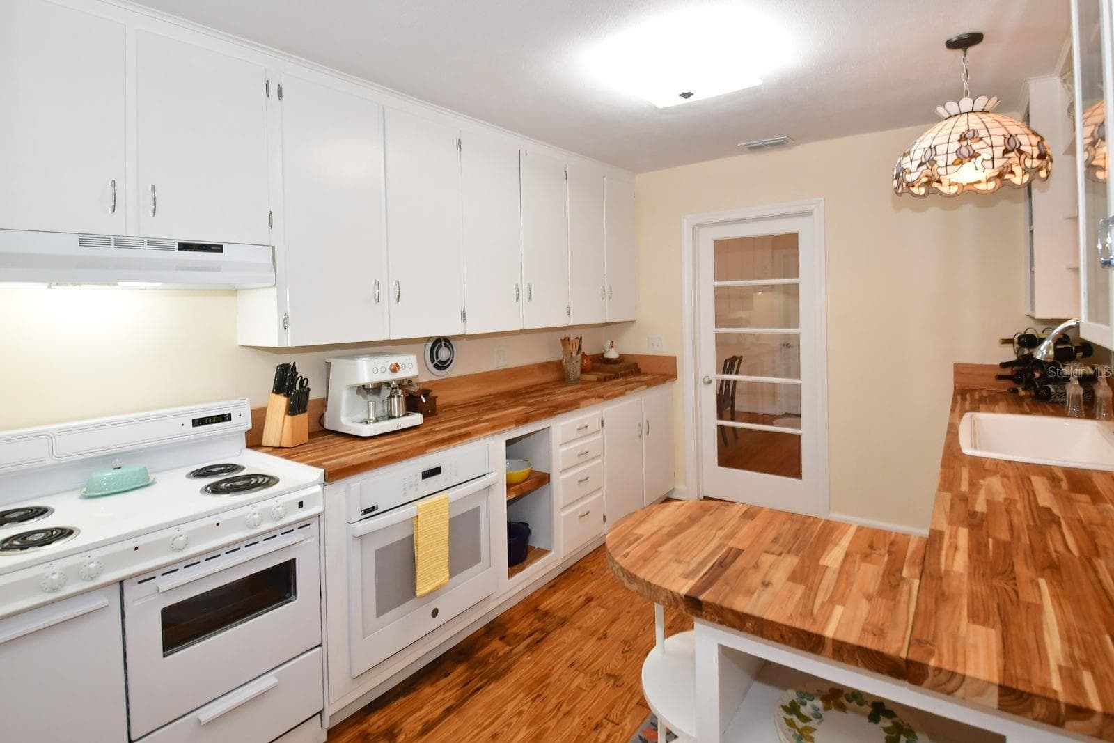 Double Ovens - 160 BAYSHORE DR, TERRA CEIA