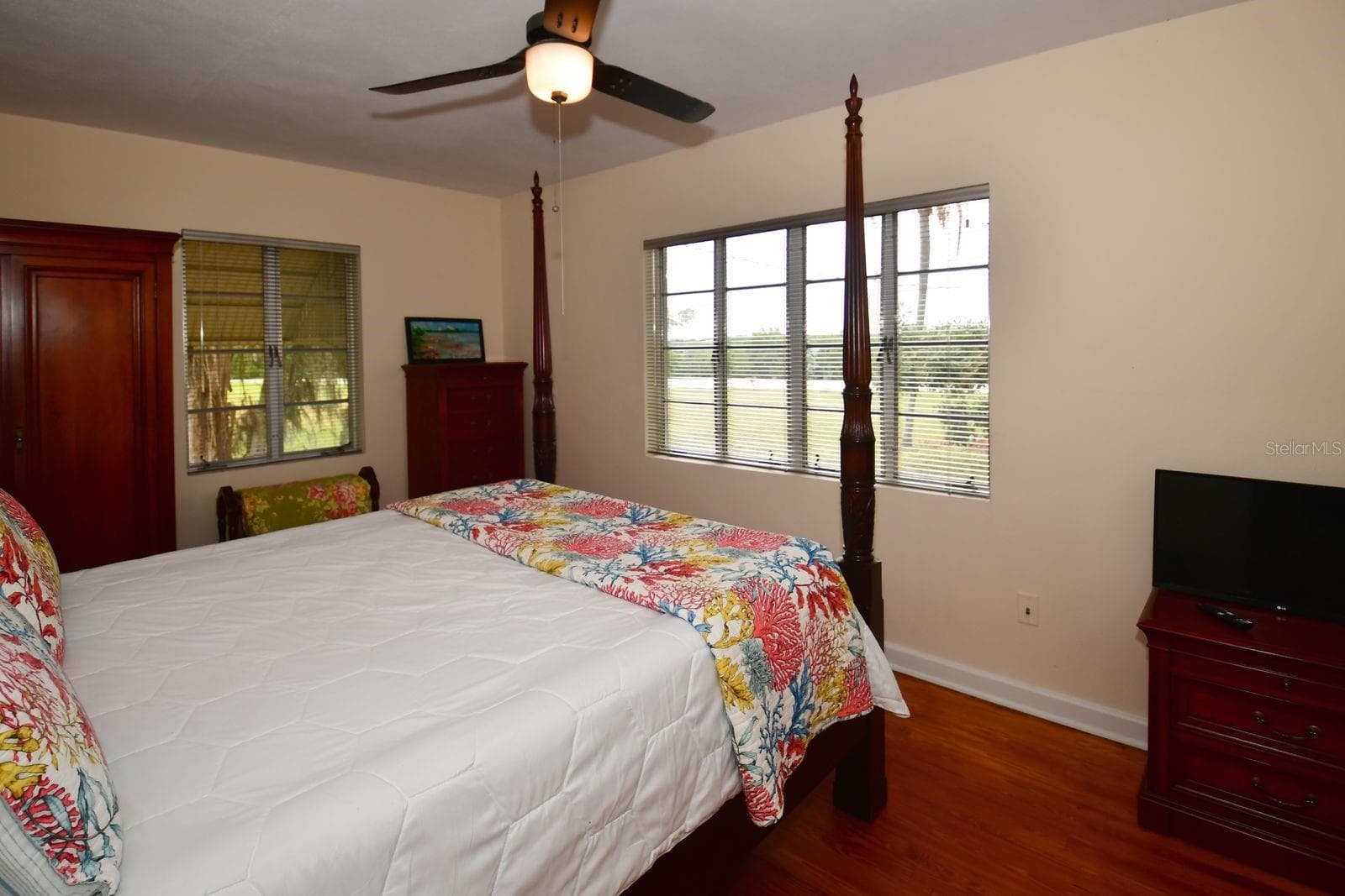 Front Bedroom with a Bay View - 160 BAYSHORE DR, TERRA CEIA