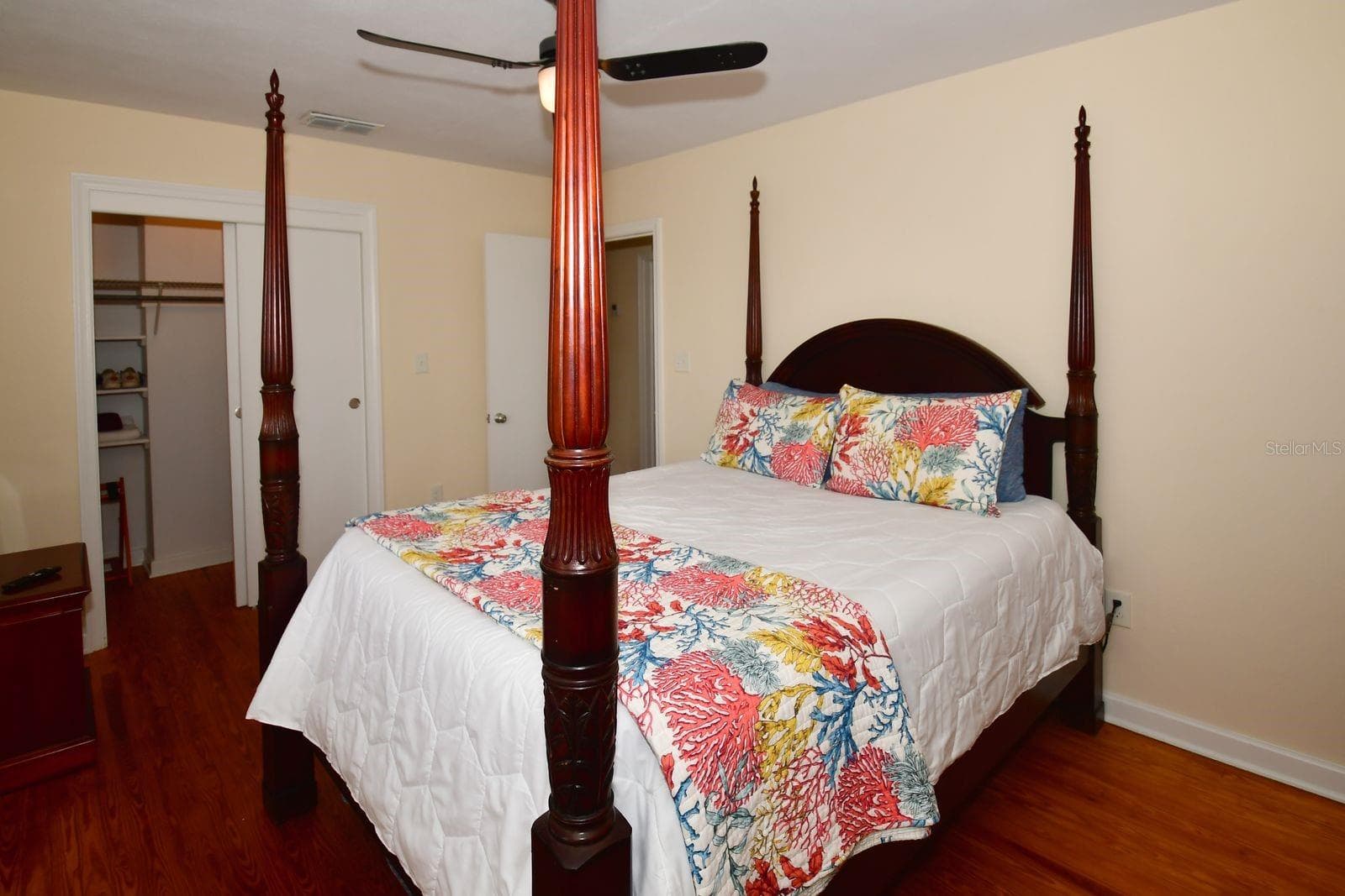 Front Bedroom with Walk in Closet - 160 BAYSHORE DR, TERRA CEIA