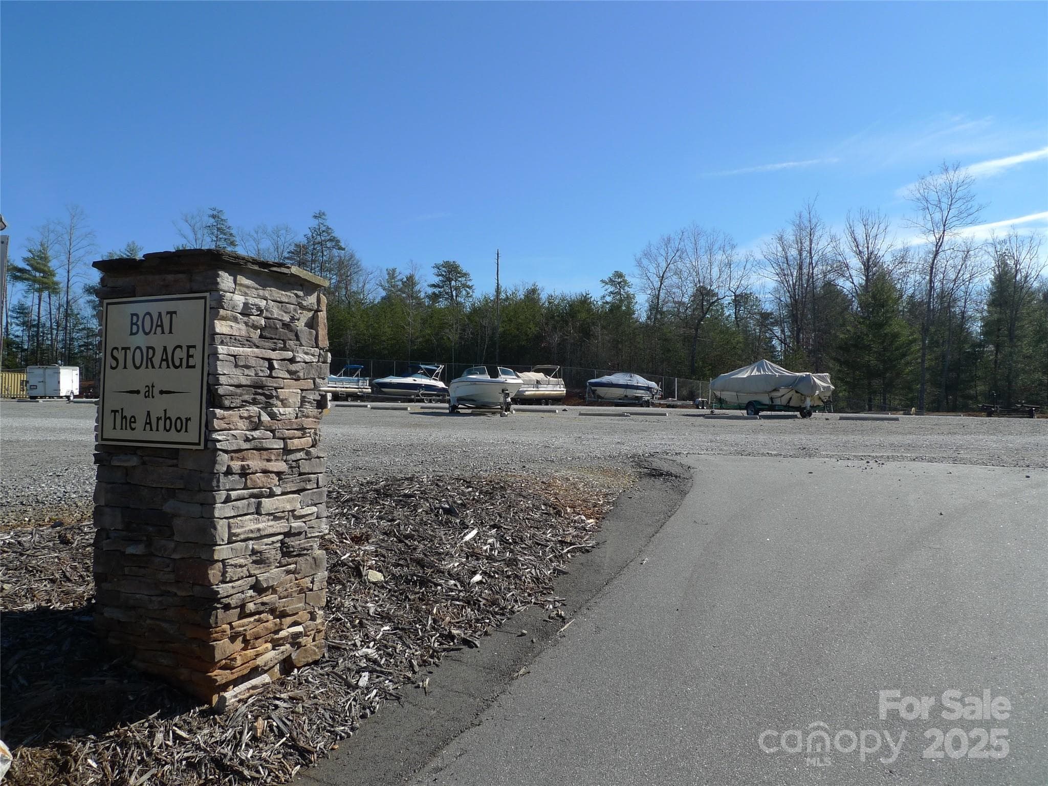 Community boat storage - Nebo