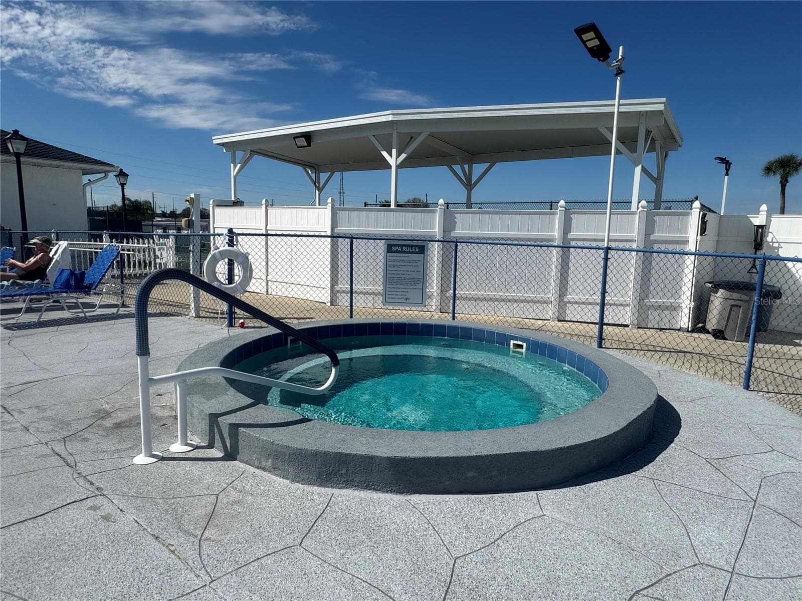 Hot Tub - 35103 JADE DR, ZEPHYRHILLS