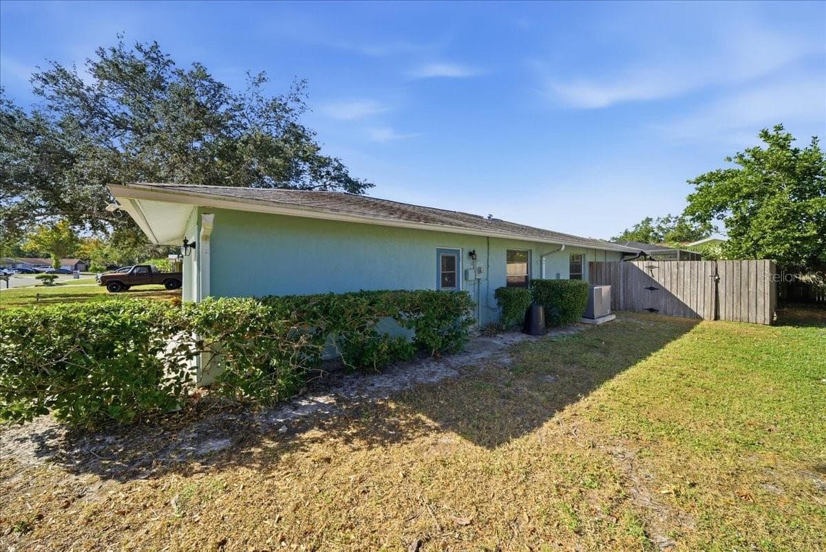 Single Family Residence at 5883 WHISTLEWOOD CIR, SARASOTA, photo 38 of 42