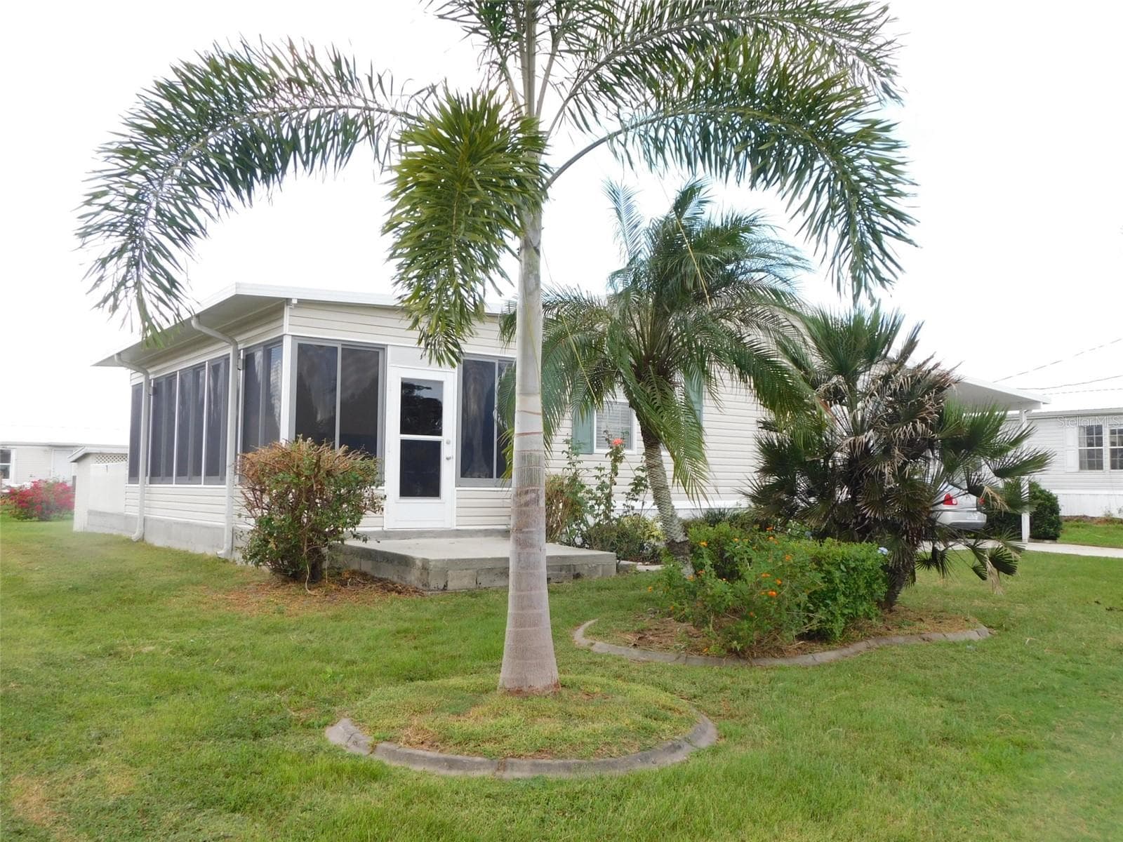 Manufactured Home at 11739 SW LEMON AVE, ARCADIA, photo 4 of 52