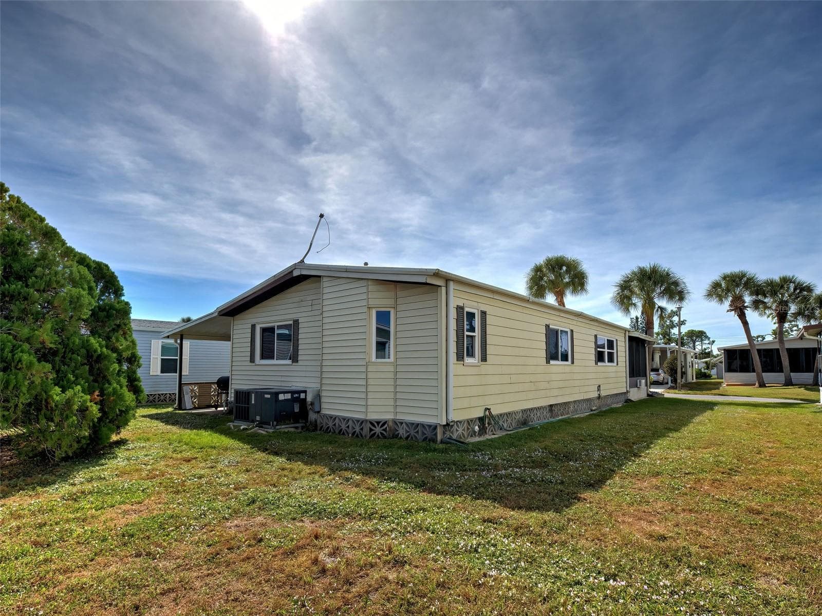 Manufactured Home at 2100 KINGS HWY #1067, PORT CHARLOTTE, photo 7 of 23
