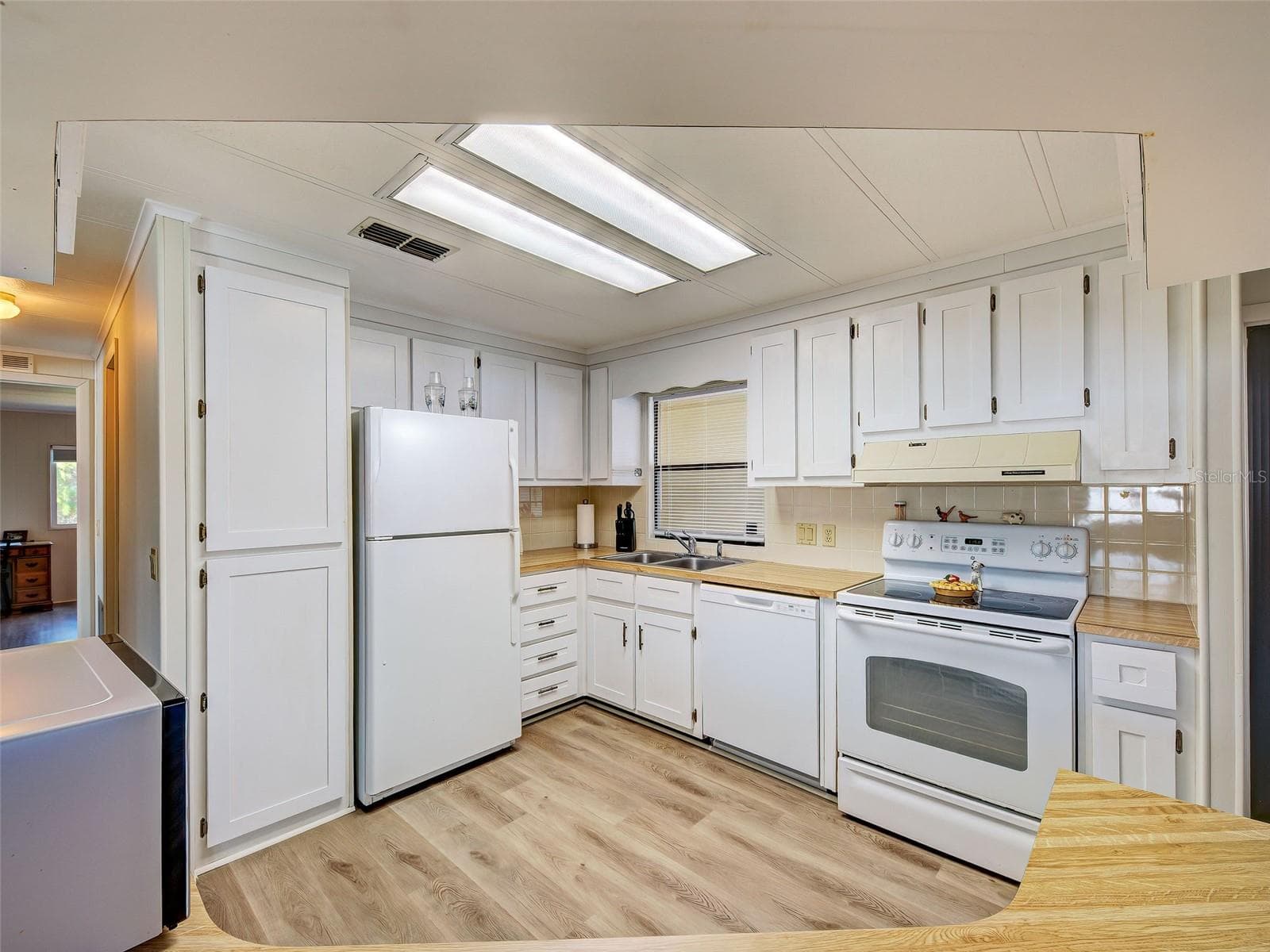 Manufactured Home at 2100 KINGS HWY #1067, PORT CHARLOTTE, photo 15 of 23