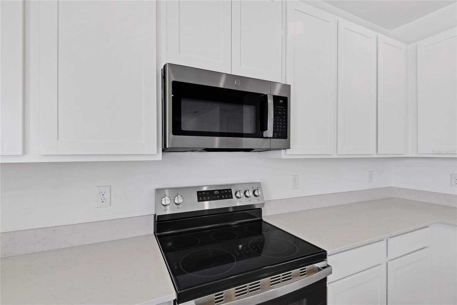 Single Family Residence at 1022 WISTERIA WAY, DUNDEE, photo 7 of 20