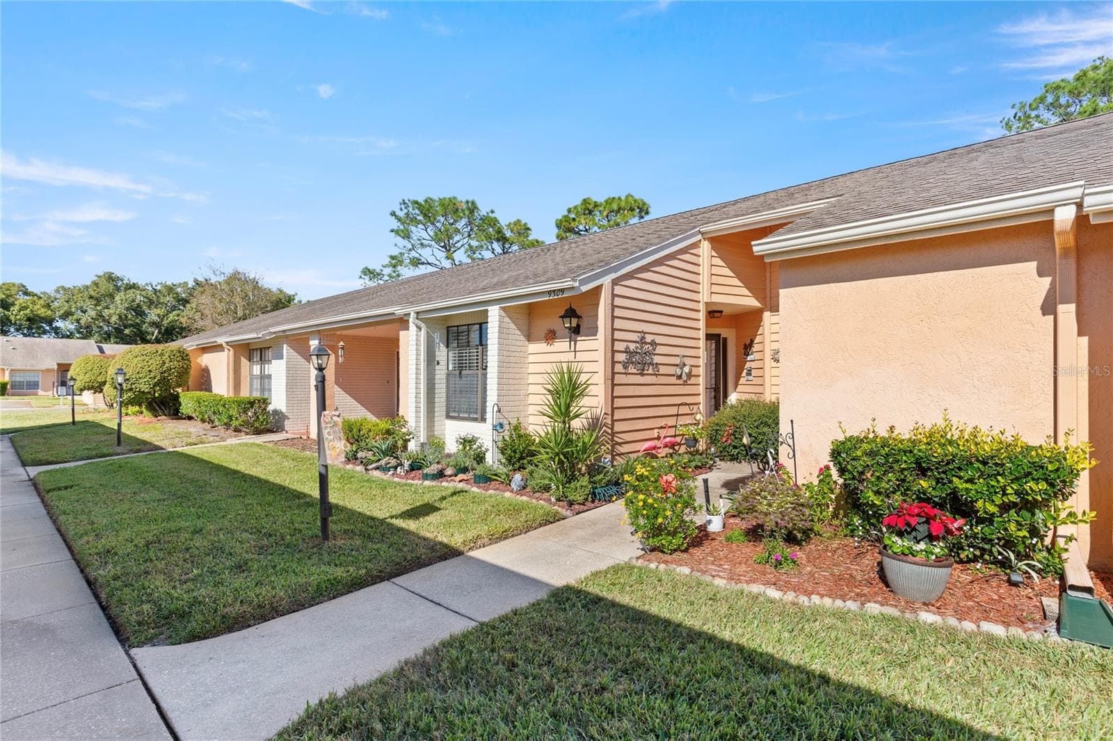 Villa at 9309 TROWBRIDGE CT, NEW PORT RICHEY, photo 2 of 32