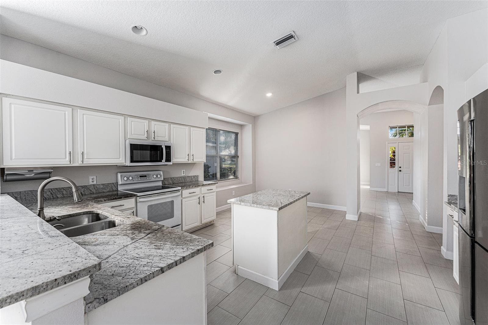 Single Family Residence at 3316 STONEBRIDGE TRL, VALRICO, photo 8 of 29