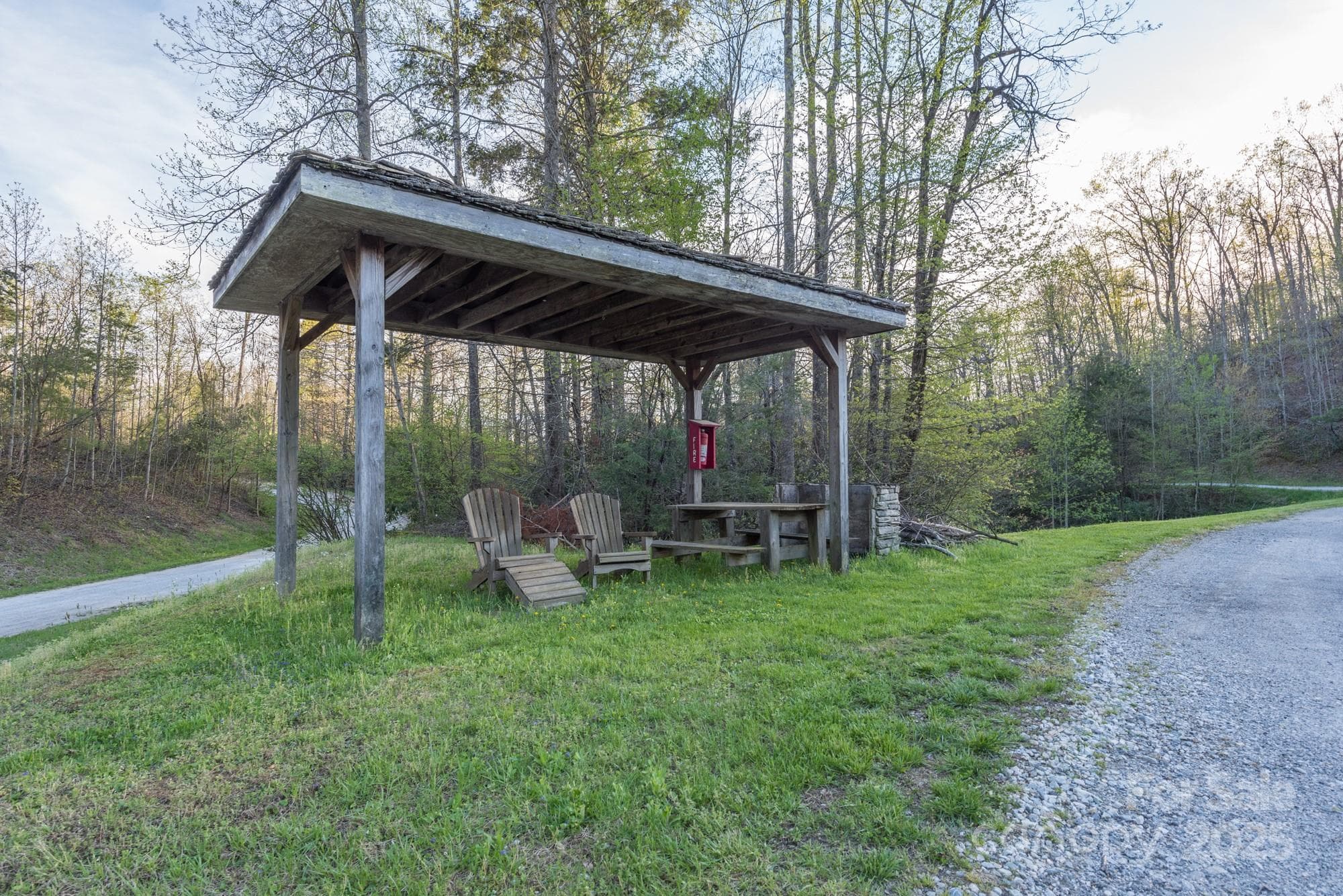 Picnic shed at Lake George - Old Fort