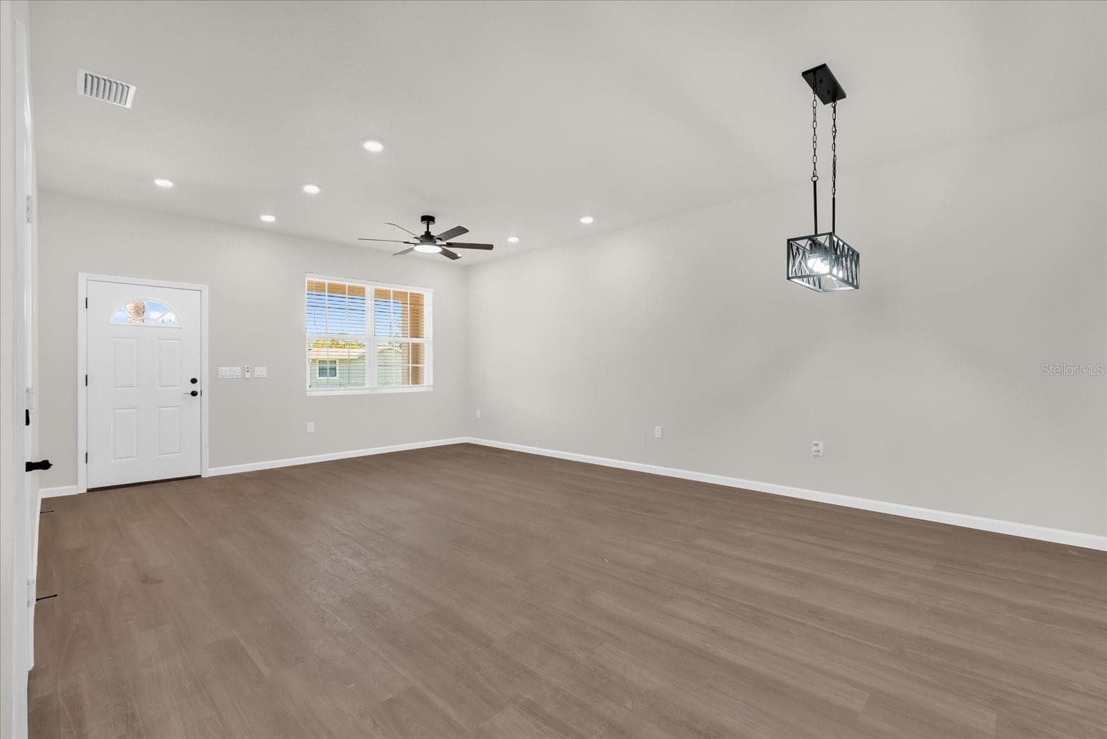 Single Family Residence at 1807 PEACH AVE, SANFORD, photo 3 of 27