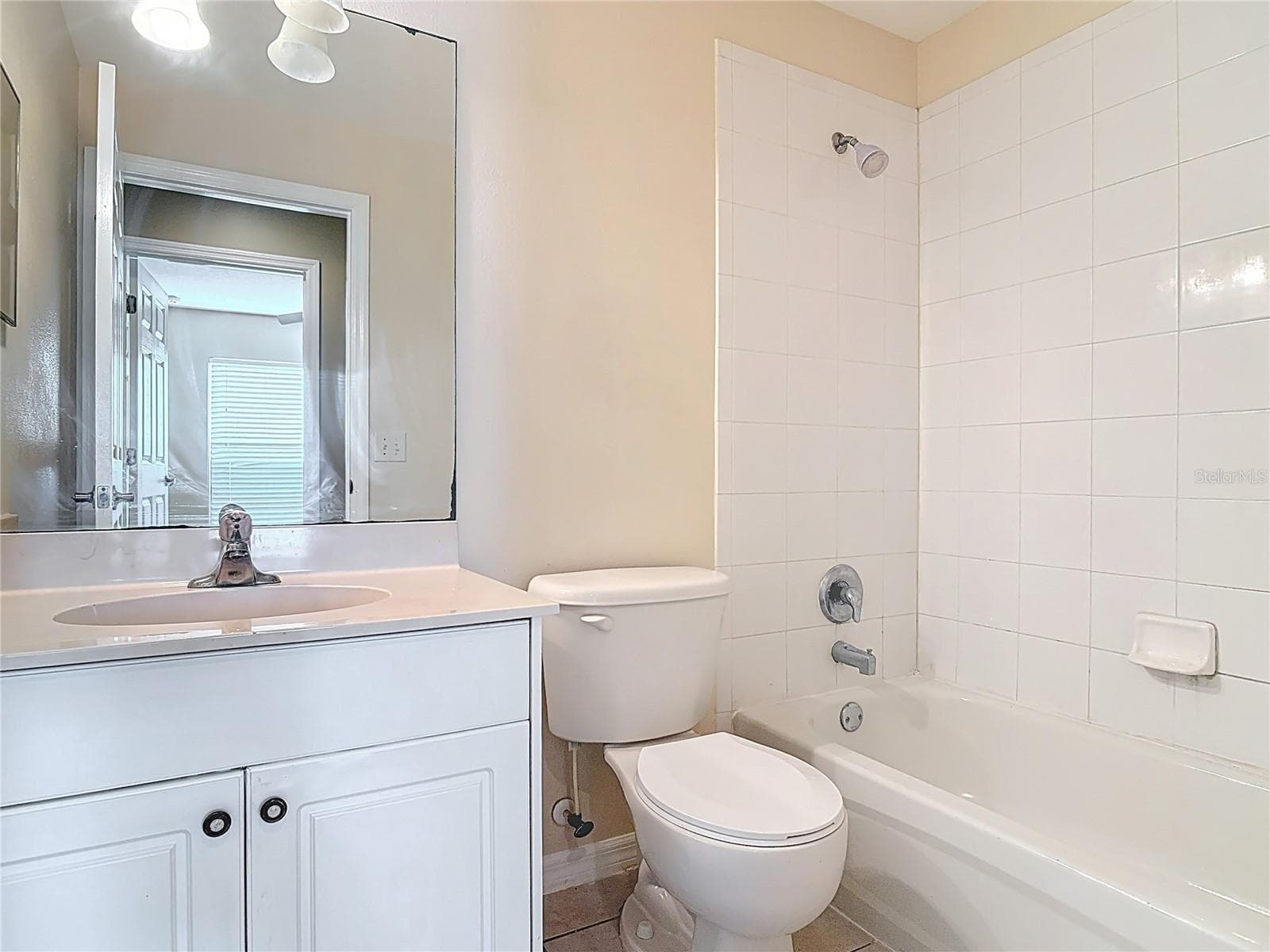 Single Family Residence at 530 CORAL TRACE BLVD, EDGEWATER, photo 18 of 61