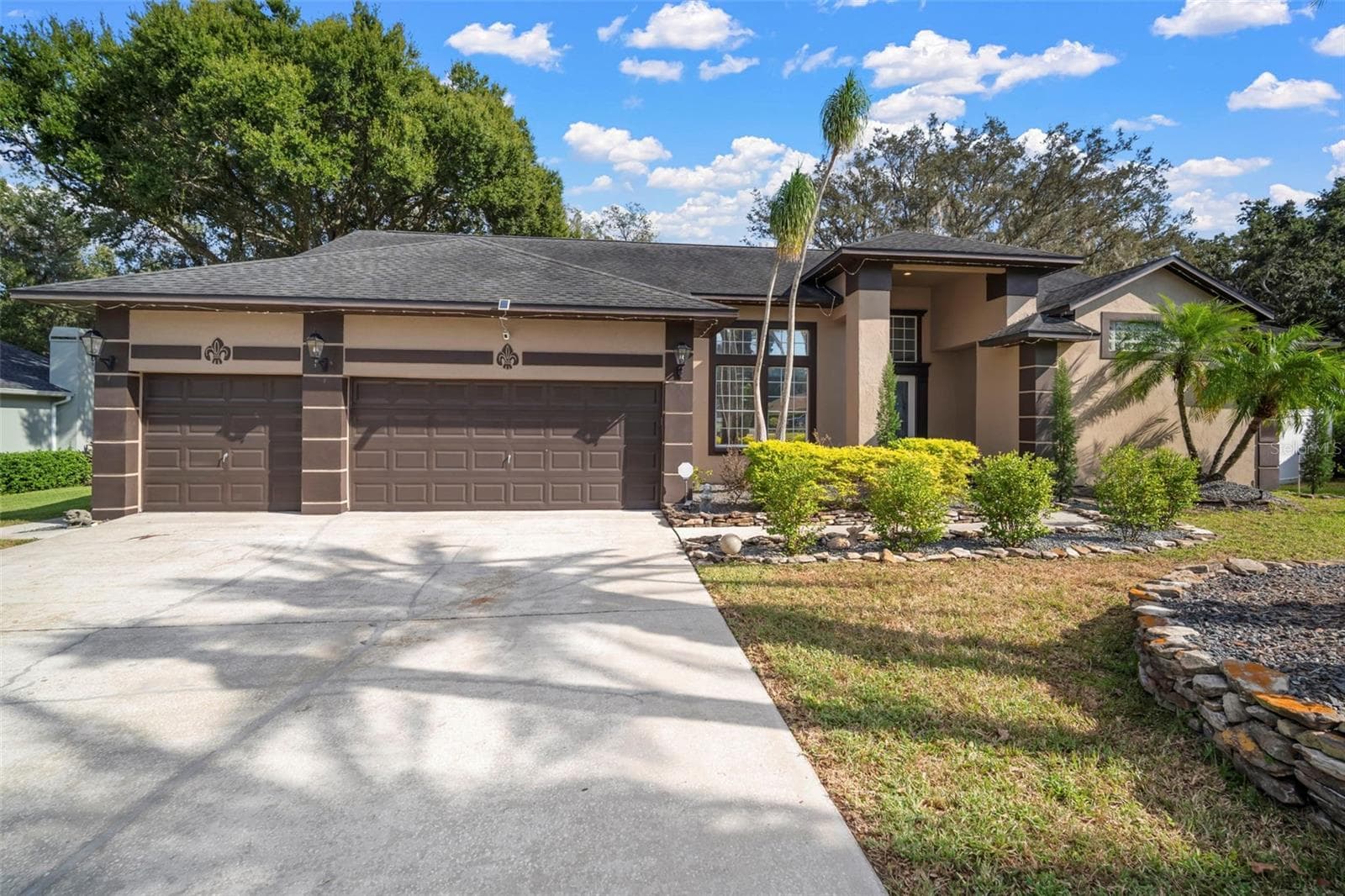 424 SUMMIT CHASE DR