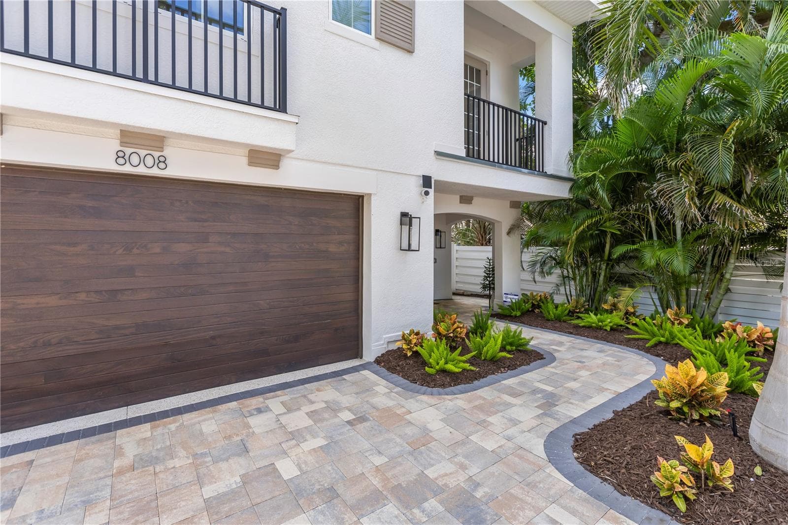 3 car tandem garage! - 8008 MIDNIGHT PASS RD, SARASOTA