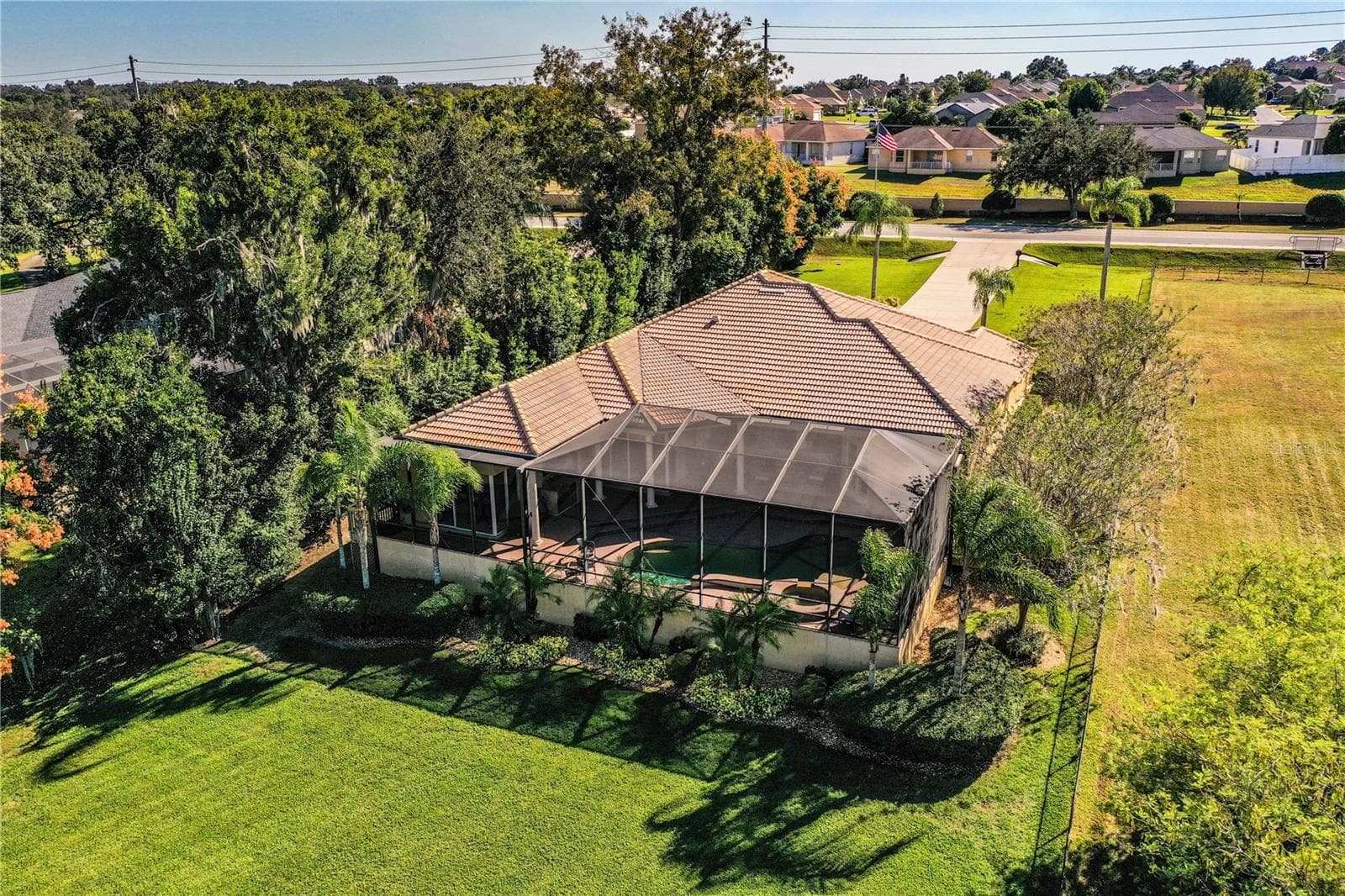 Single Family Residence at 2918 CLUBHOUSE RD, LAKELAND, photo 3 of 53
