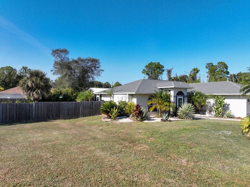 Single Family Residence at 3357 N CHAMBERLAIN BLVD, NORTH PORT, photo 3 of 43