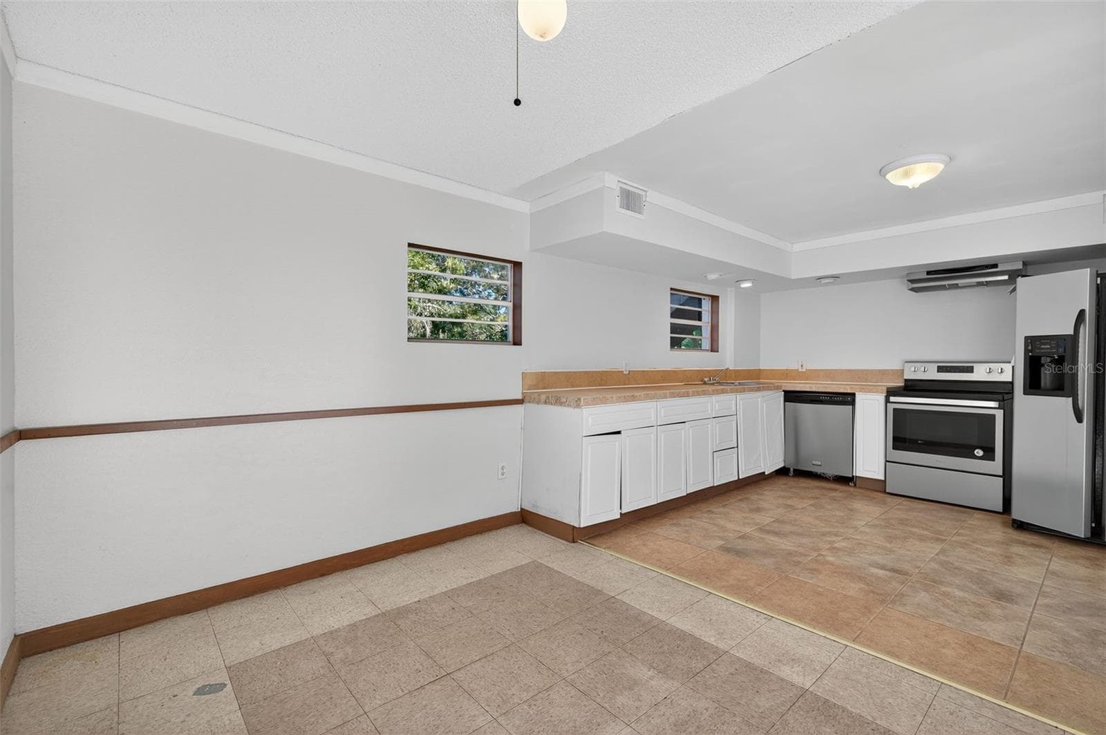 Single Family Residence at 6345 LOST TRL, HOLIDAY, photo 18 of 83