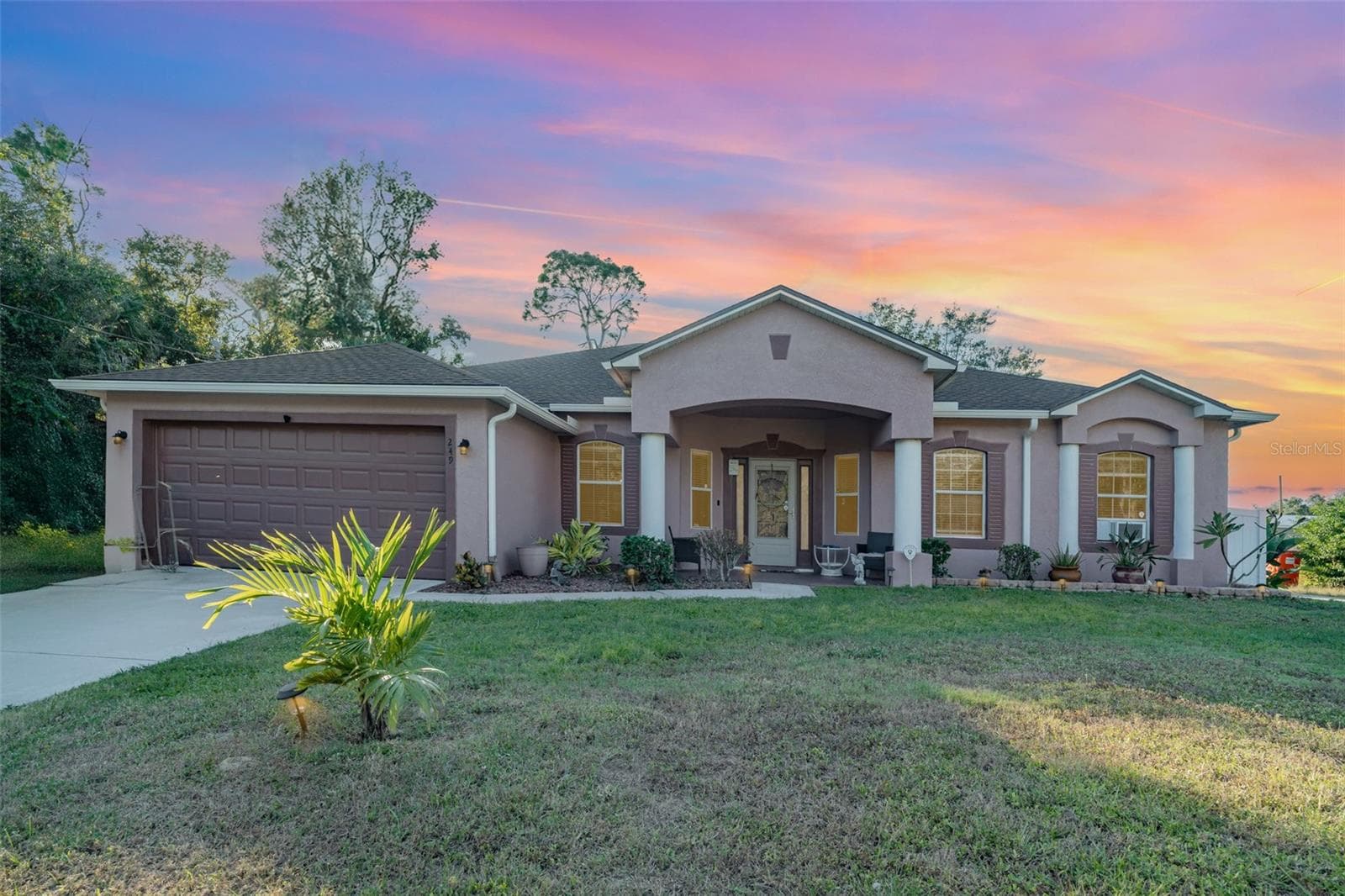 249 FERDON CIR