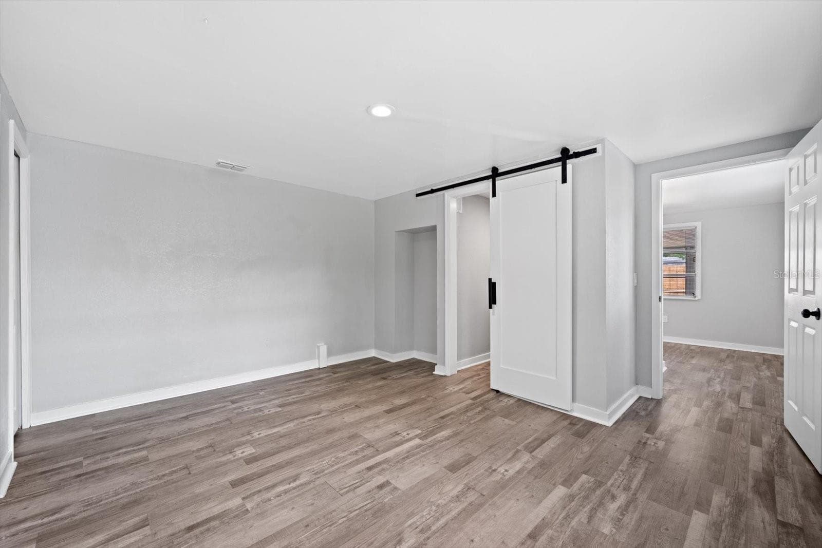 Single Family Residence at 305 E BOUGAINVILLEA AVE, TAMPA, photo 11 of 22