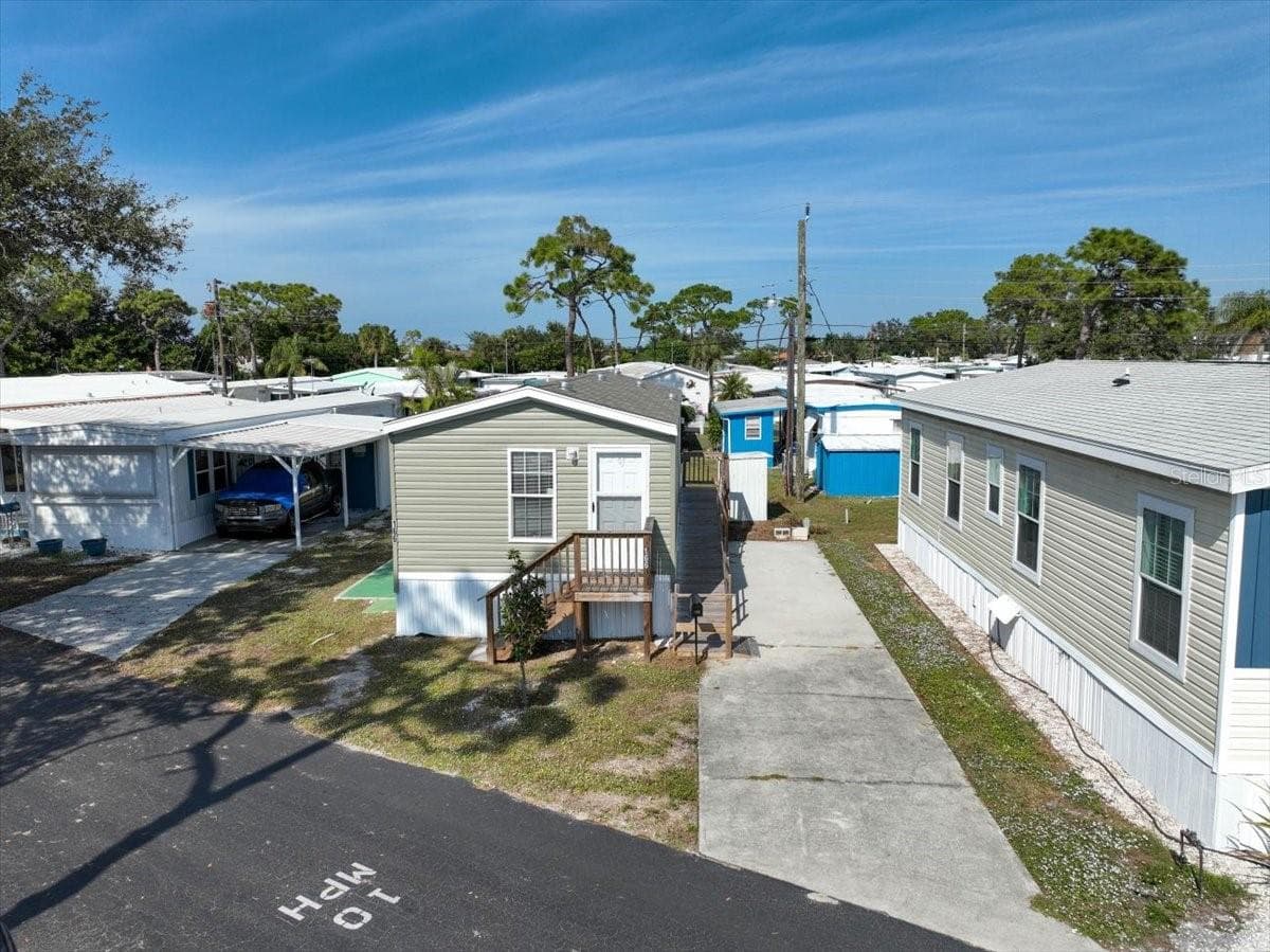 Manufactured Home at 1800 ENGLEWOOD RD #166, ENGLEWOOD, photo 5 of 34