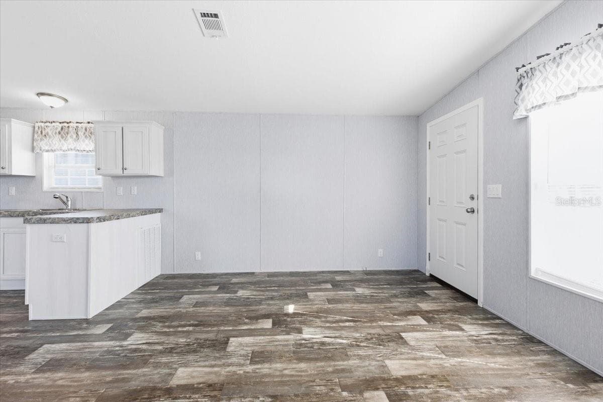 Manufactured Home at 1800 ENGLEWOOD RD #166, ENGLEWOOD, photo 9 of 34