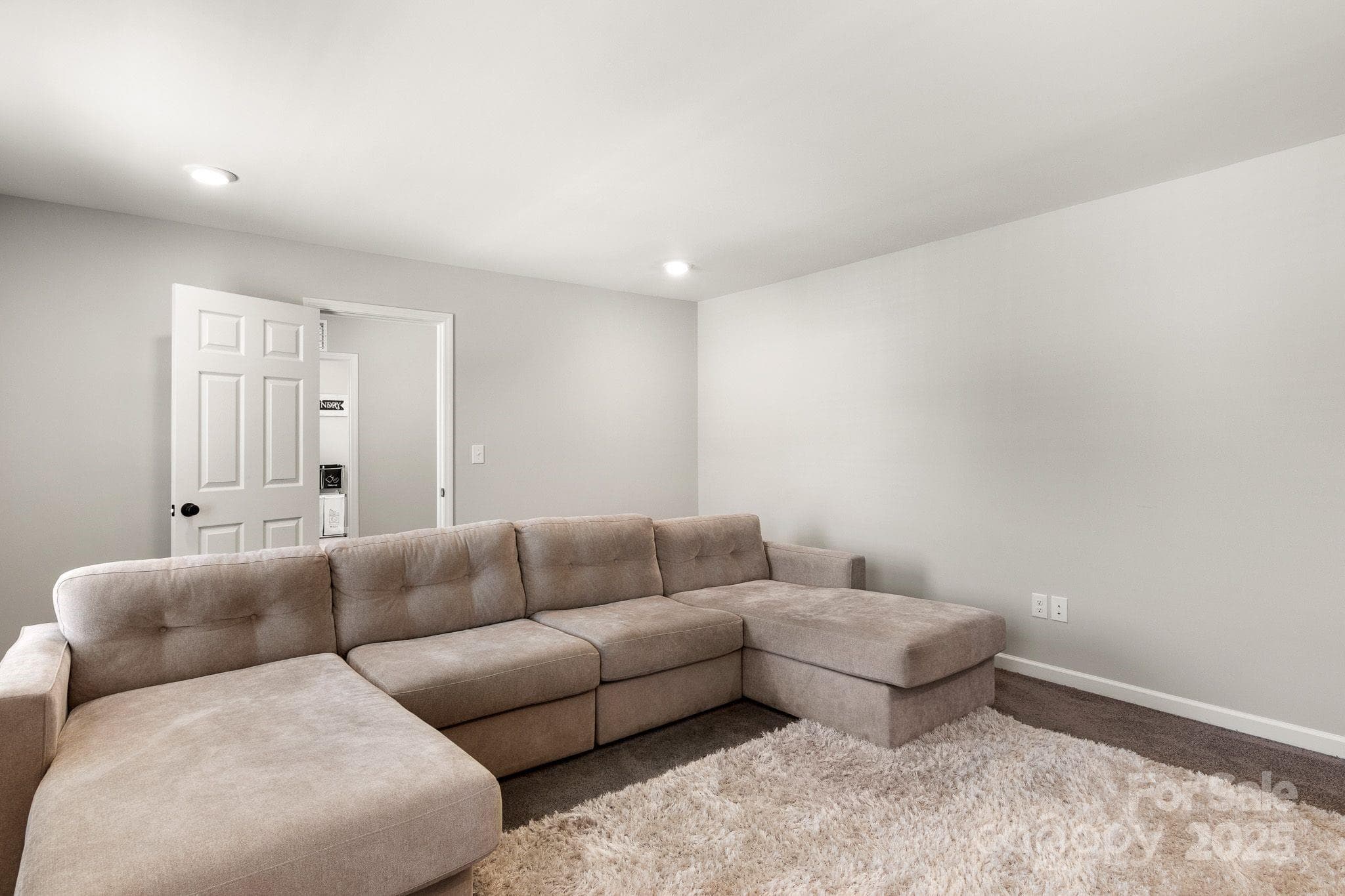 Single Family Residence at 838 Foxglove Lane, York, photo 26 of 44