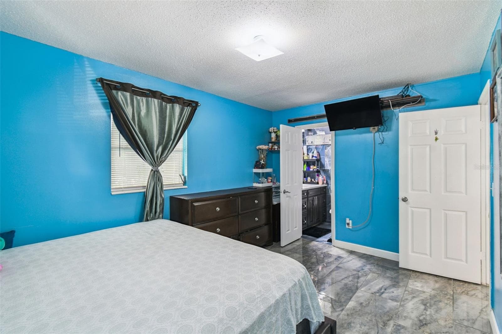 Single Family Residence at 25309 CARNOUSTIE DR, SORRENTO, photo 16 of 49