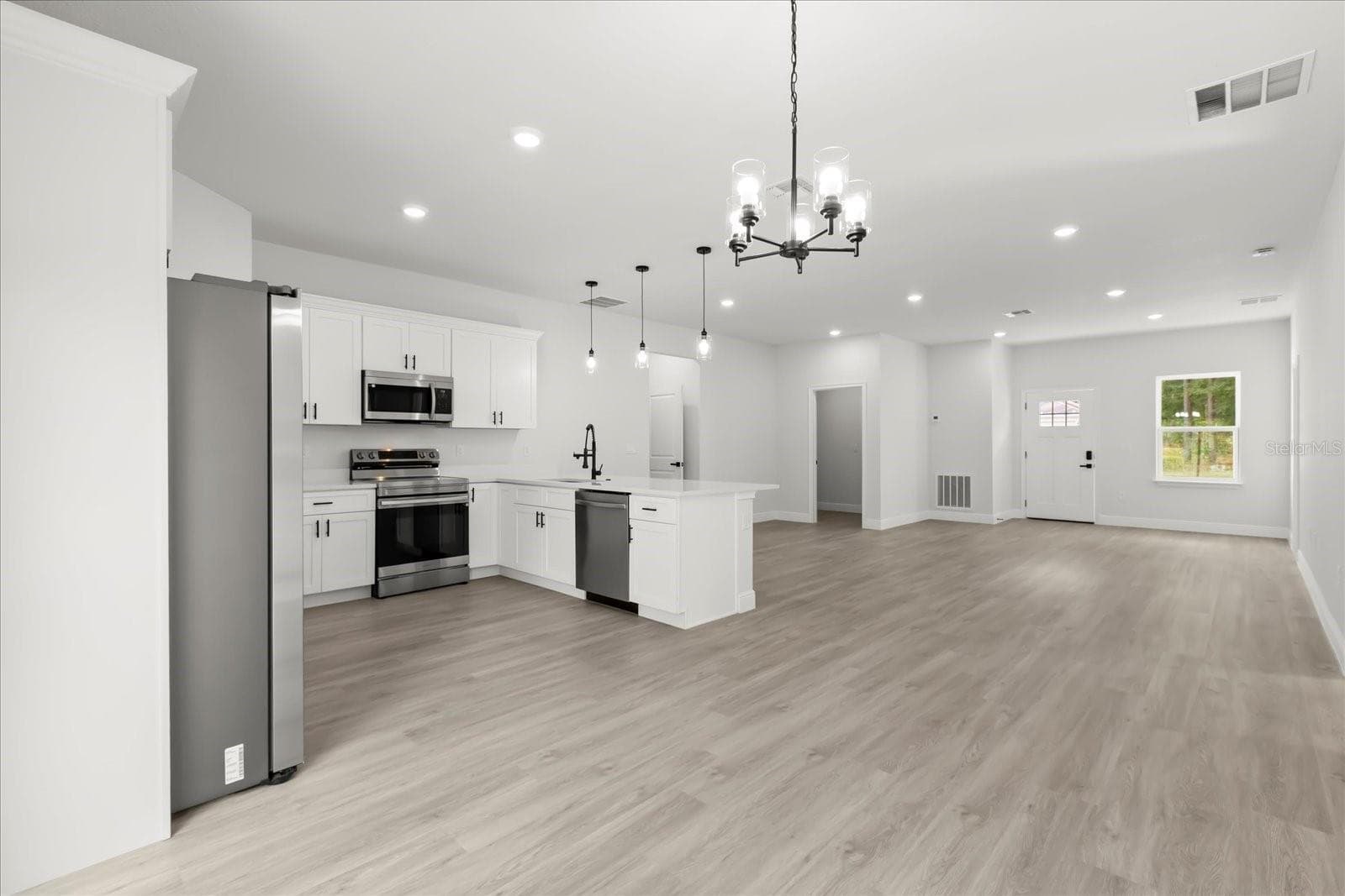 Single Family Residence at 8100 N TINY LILY DR, CITRUS SPRINGS, photo 6 of 33